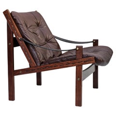 Años 70, diseño noruego de Torbjørn Afdal, silla "Hunter", cuero, madera de teca.