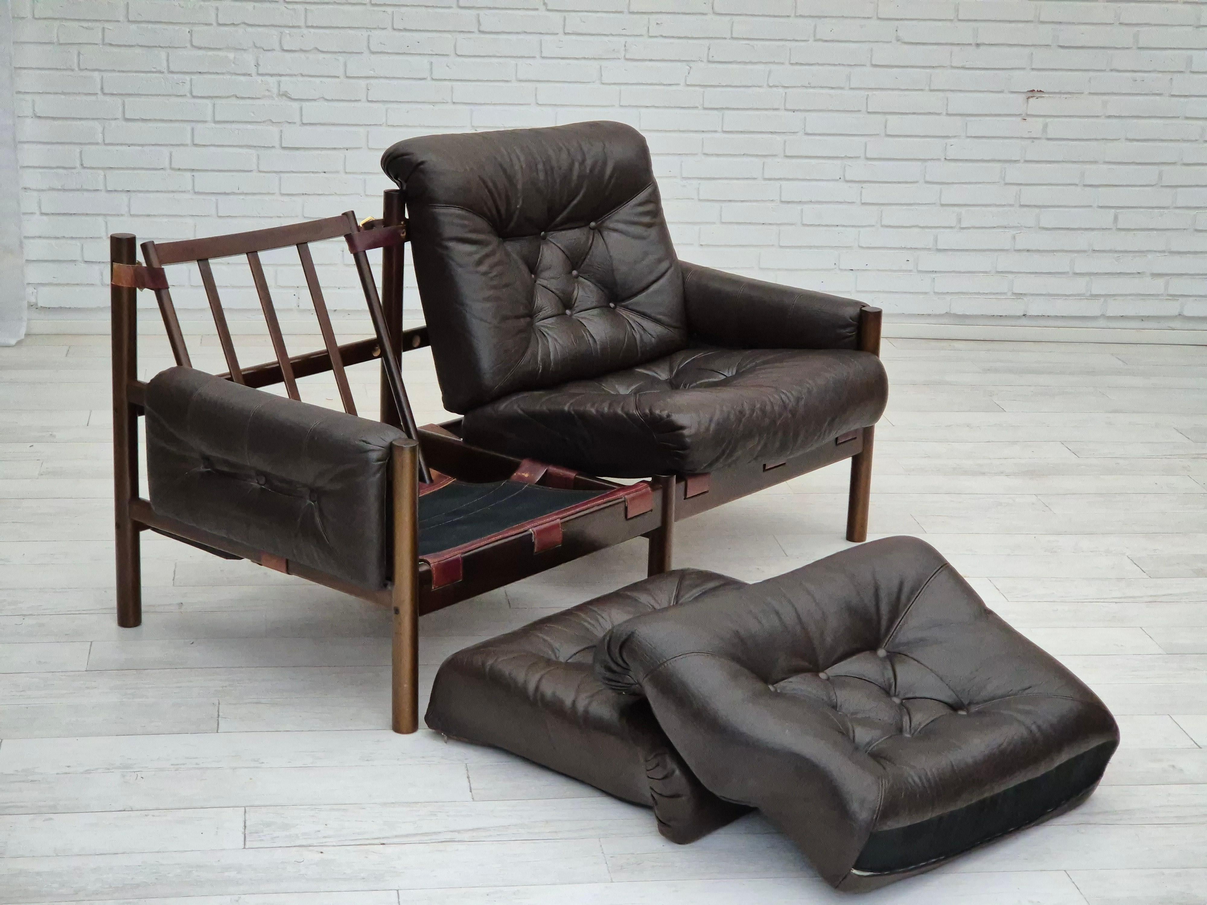 1970s, Norwegian design, Ivar Opsvik for Bruksbo Norway, 2 seater Safari sofa. For Sale 3