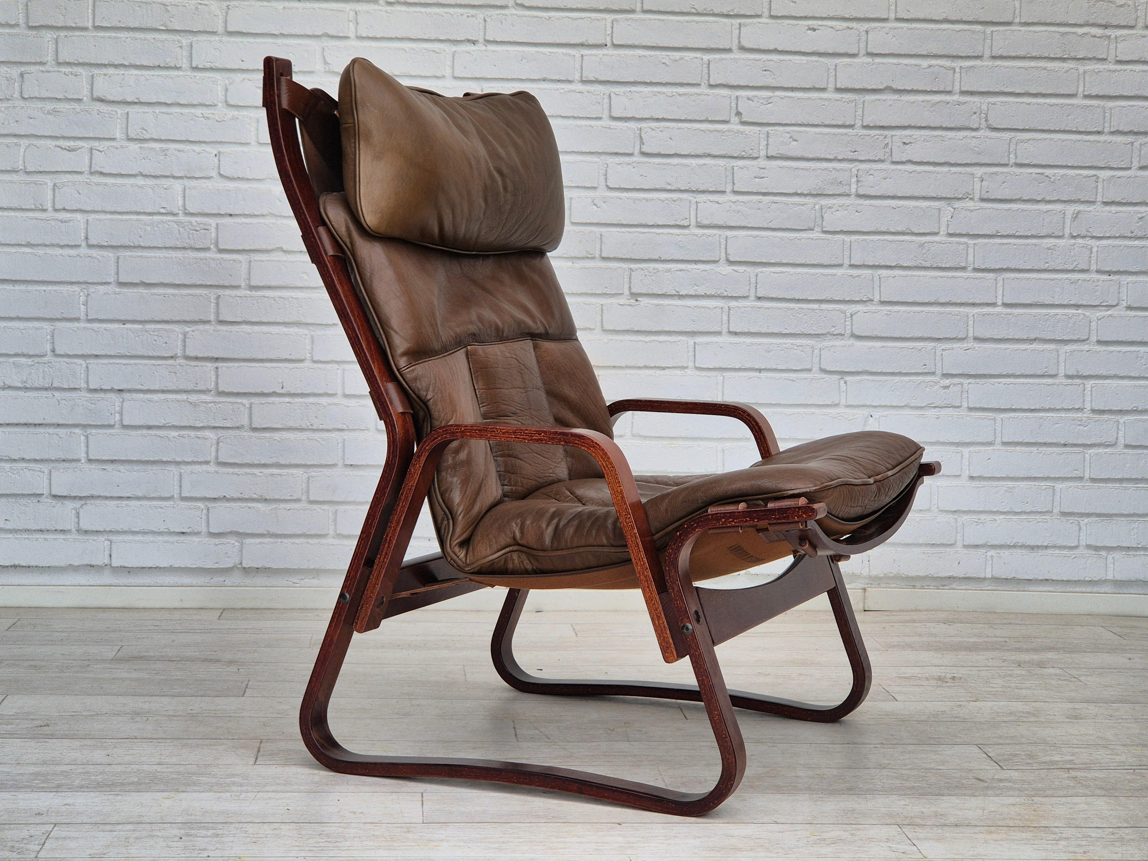 Scandinavian Modern 1970s, Norwegian design, lounge chair with footstool, original condition. For Sale