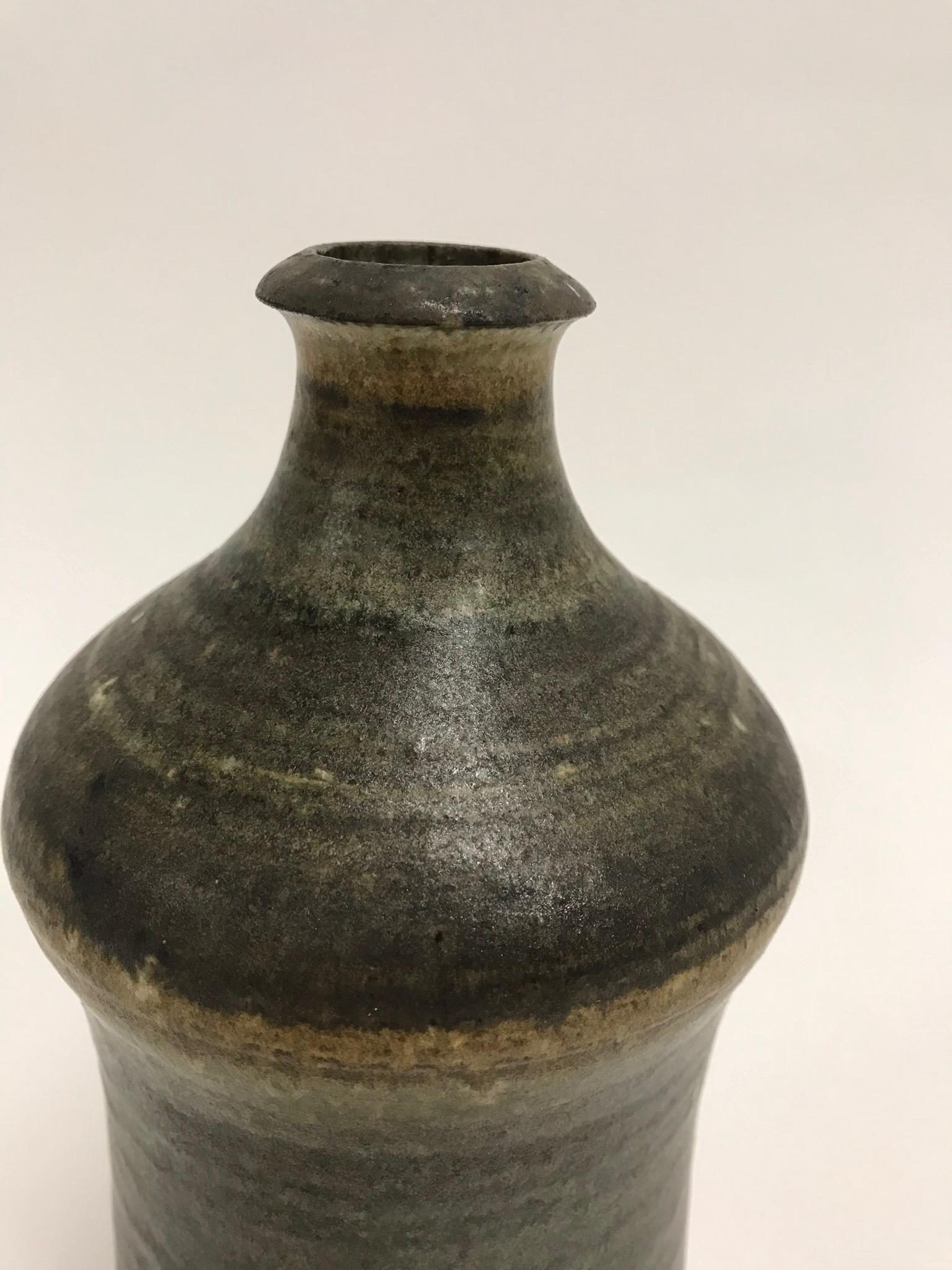 1970s Norwegian Earthy Ceramic Vase by Turid Mjelve, Signed In Excellent Condition For Sale In Oslo, NO