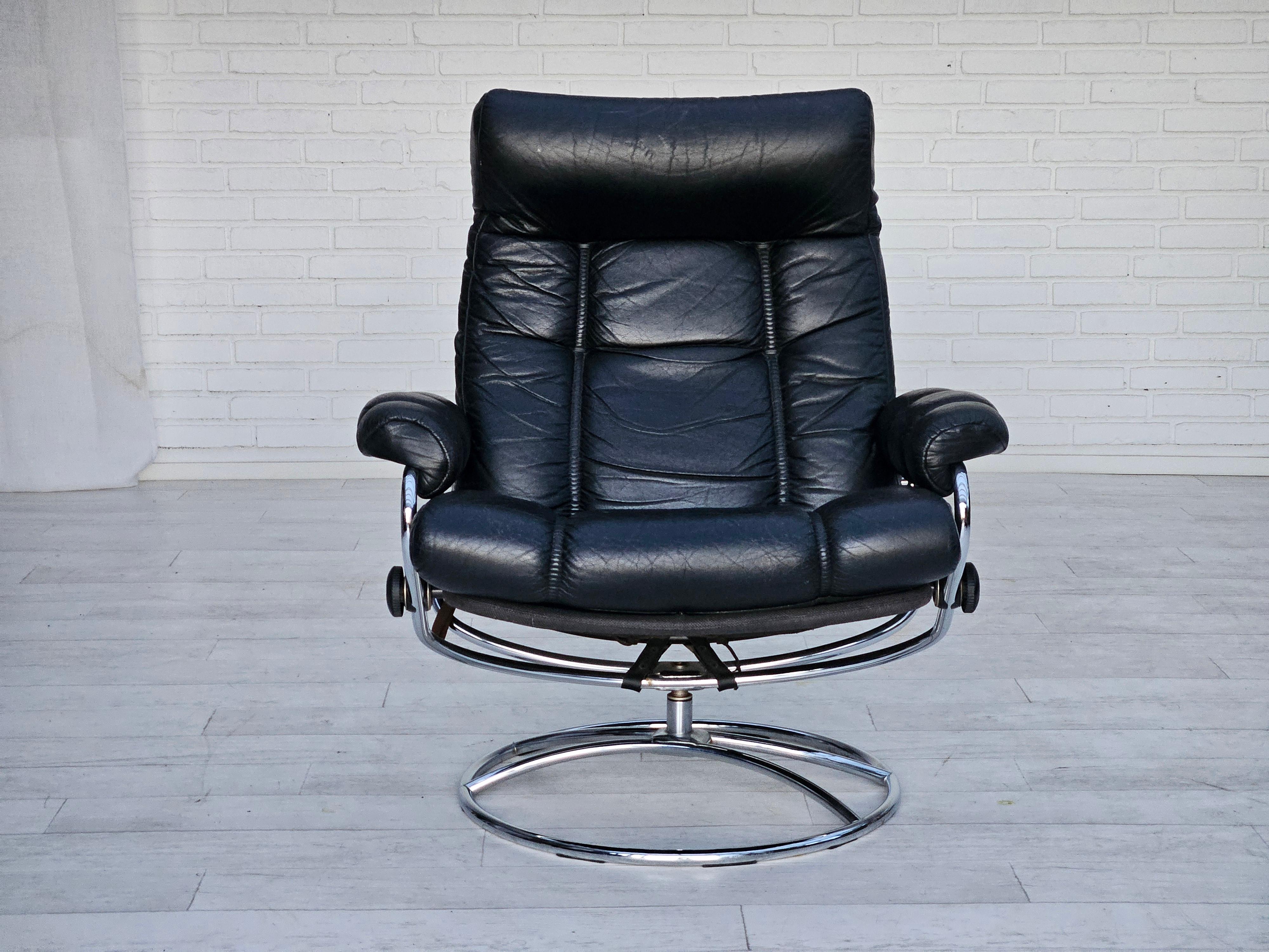 1970s, Norwegian relax swivel chair by Stressless, original very good condition. 4