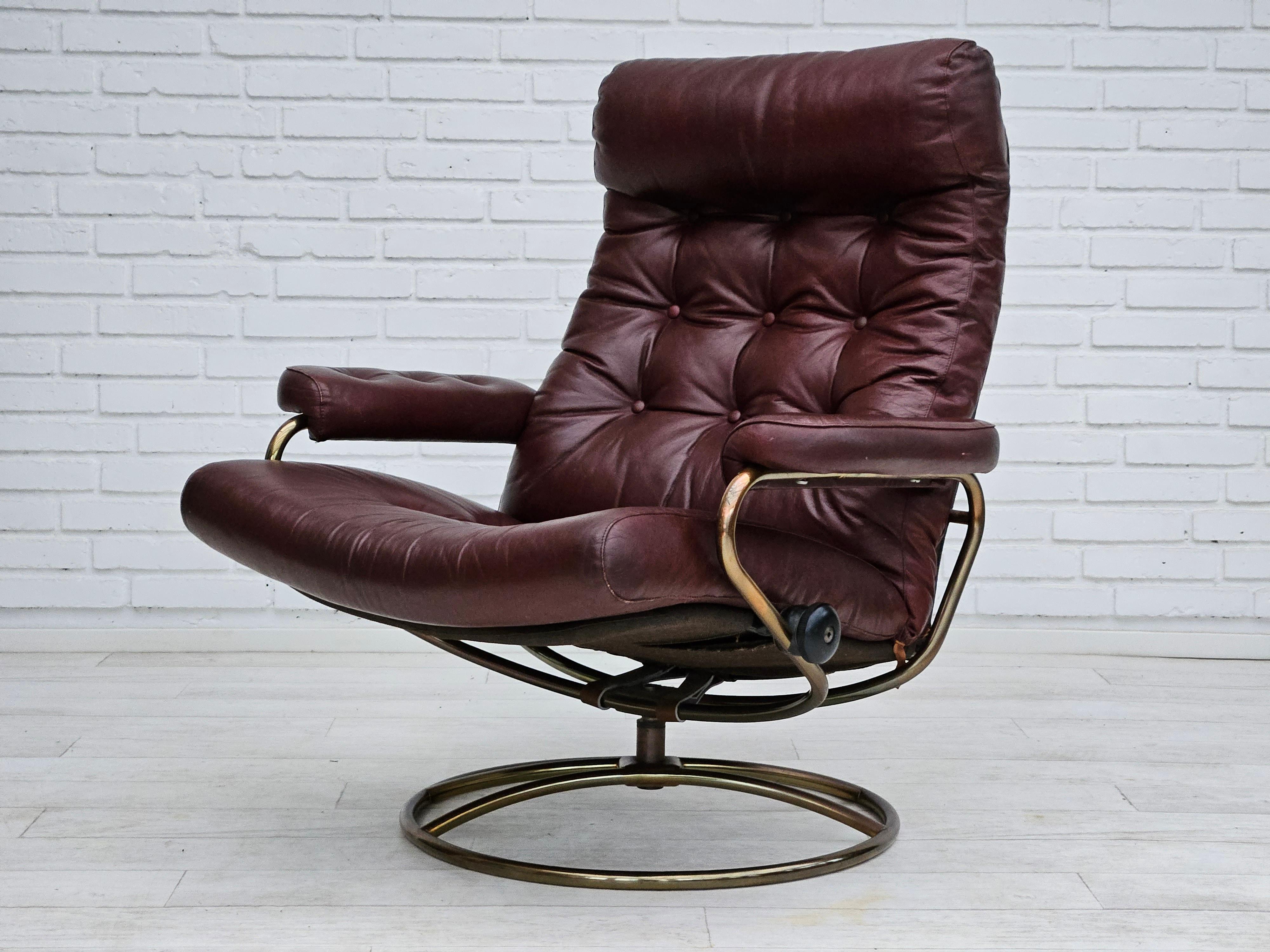 1970s, Norwegian relax swivel chair by Stressless, original very good condition. 10