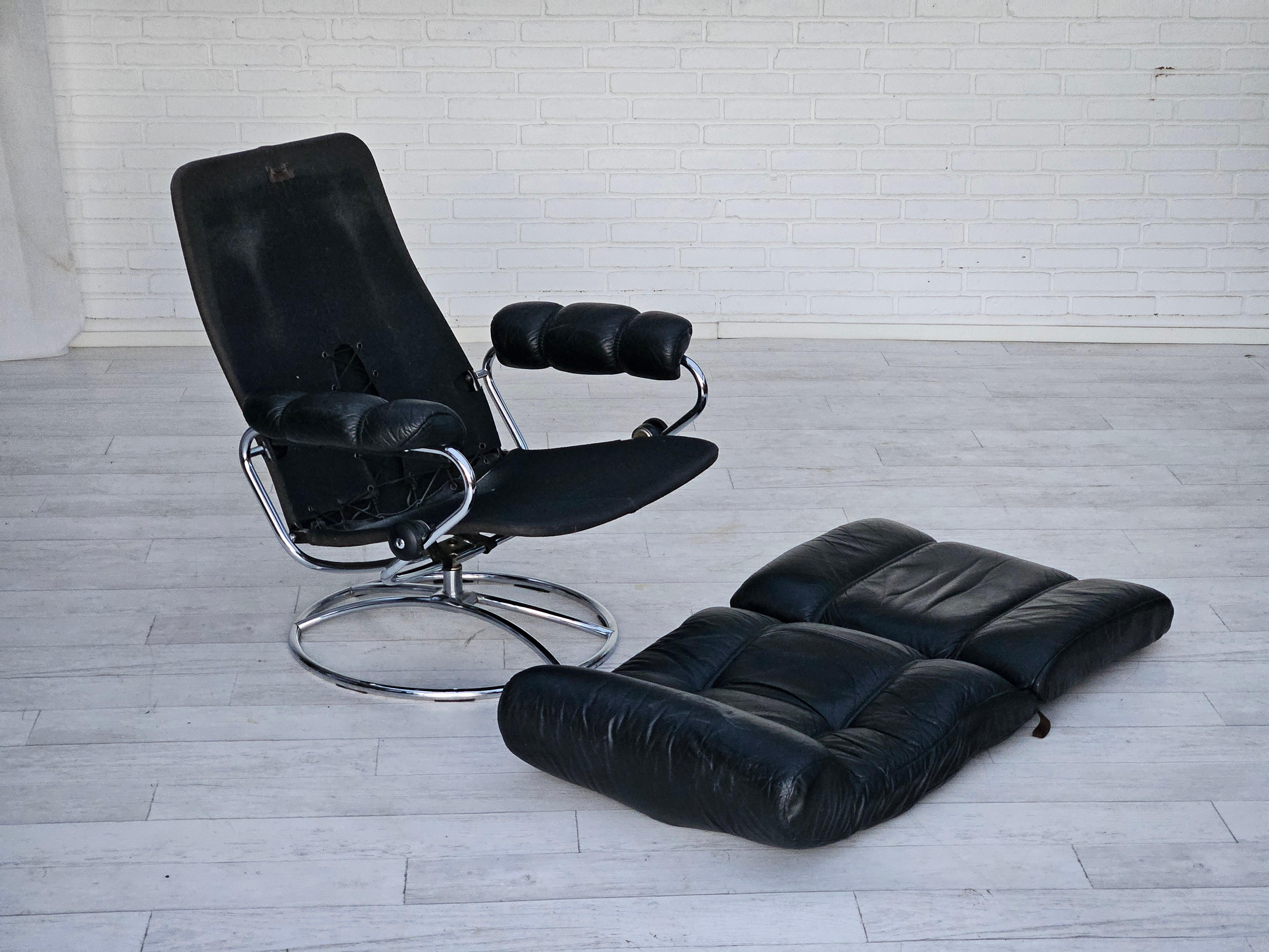1970s, Norwegian relax swivel chair by Stressless, original very good condition. 9