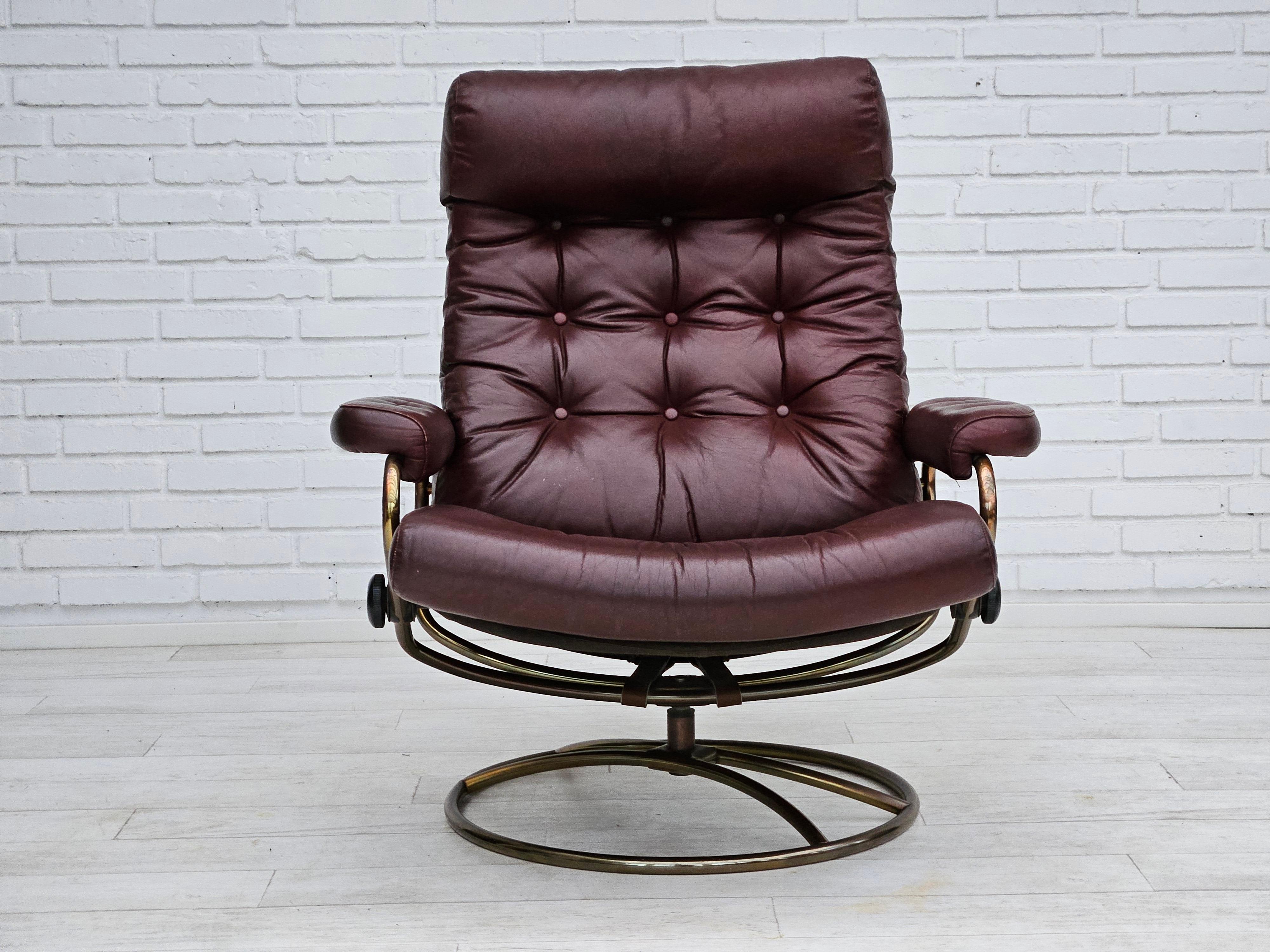 1970s, Norwegian relax swivel chair by Stressless, original very good condition. 3