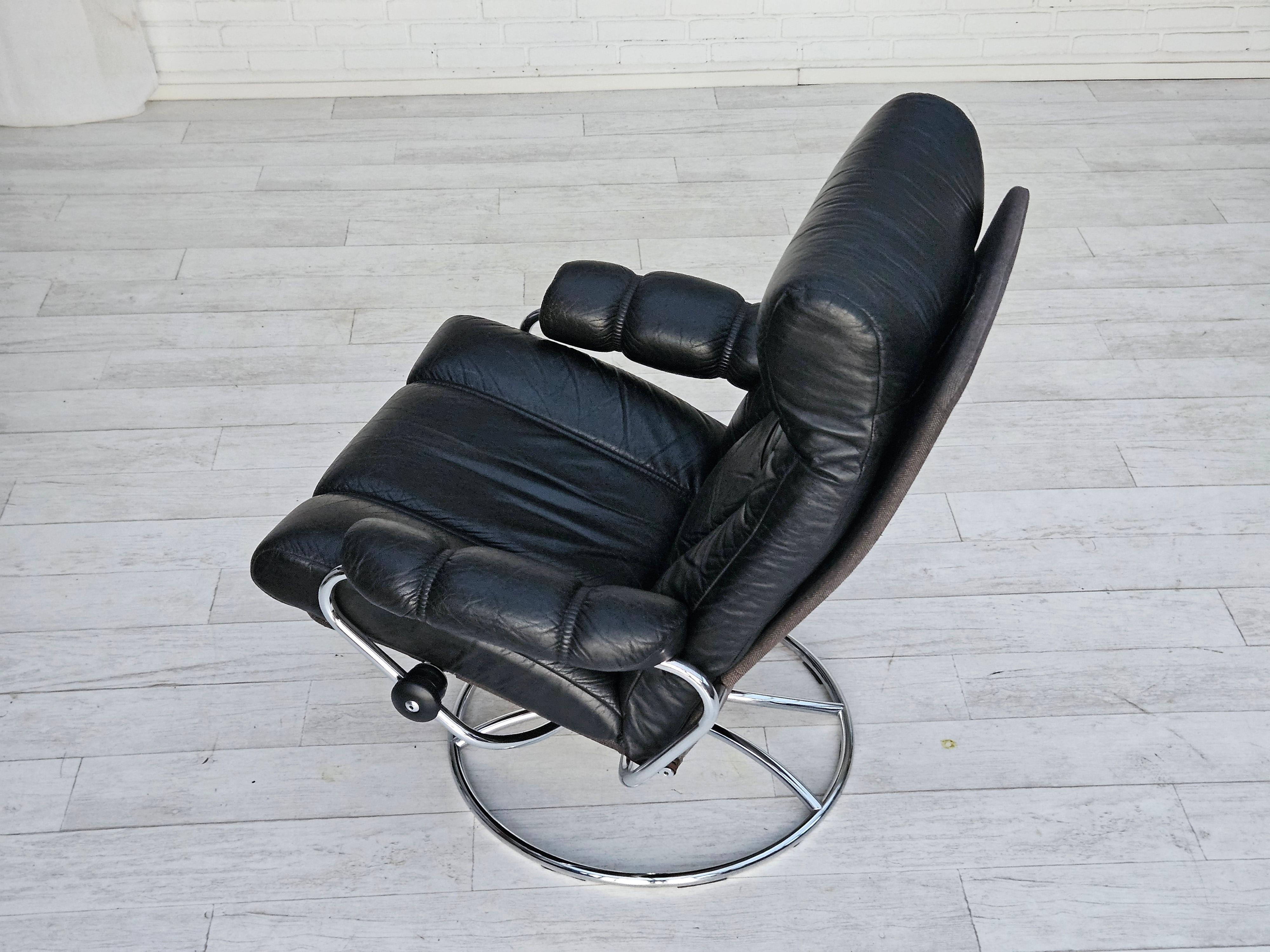 1970s, Norwegian relax swivel chair by Stressless, original very good condition. 2