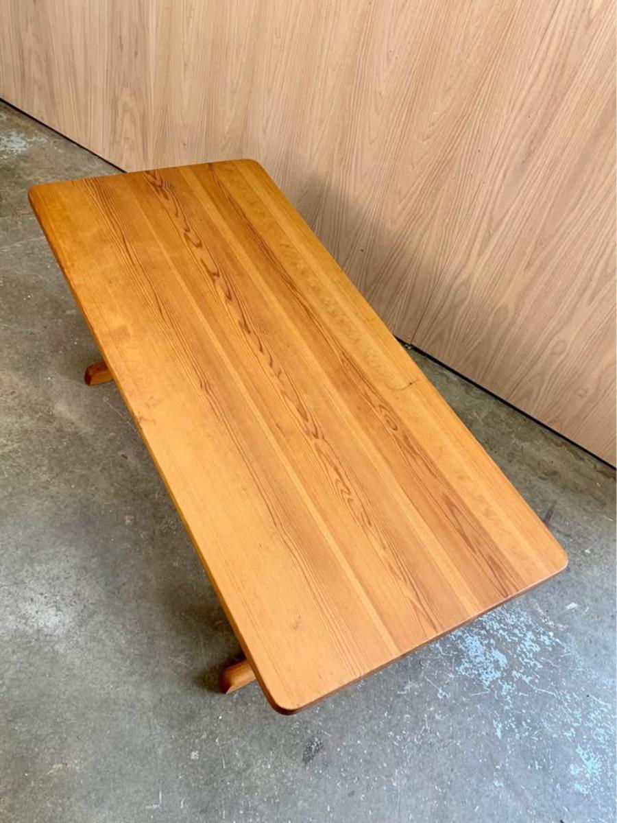 Mesa de centro de pino de Oregón macizo (abeto Douglas) noruego de los años 70 Moderno de mediados de siglo en venta