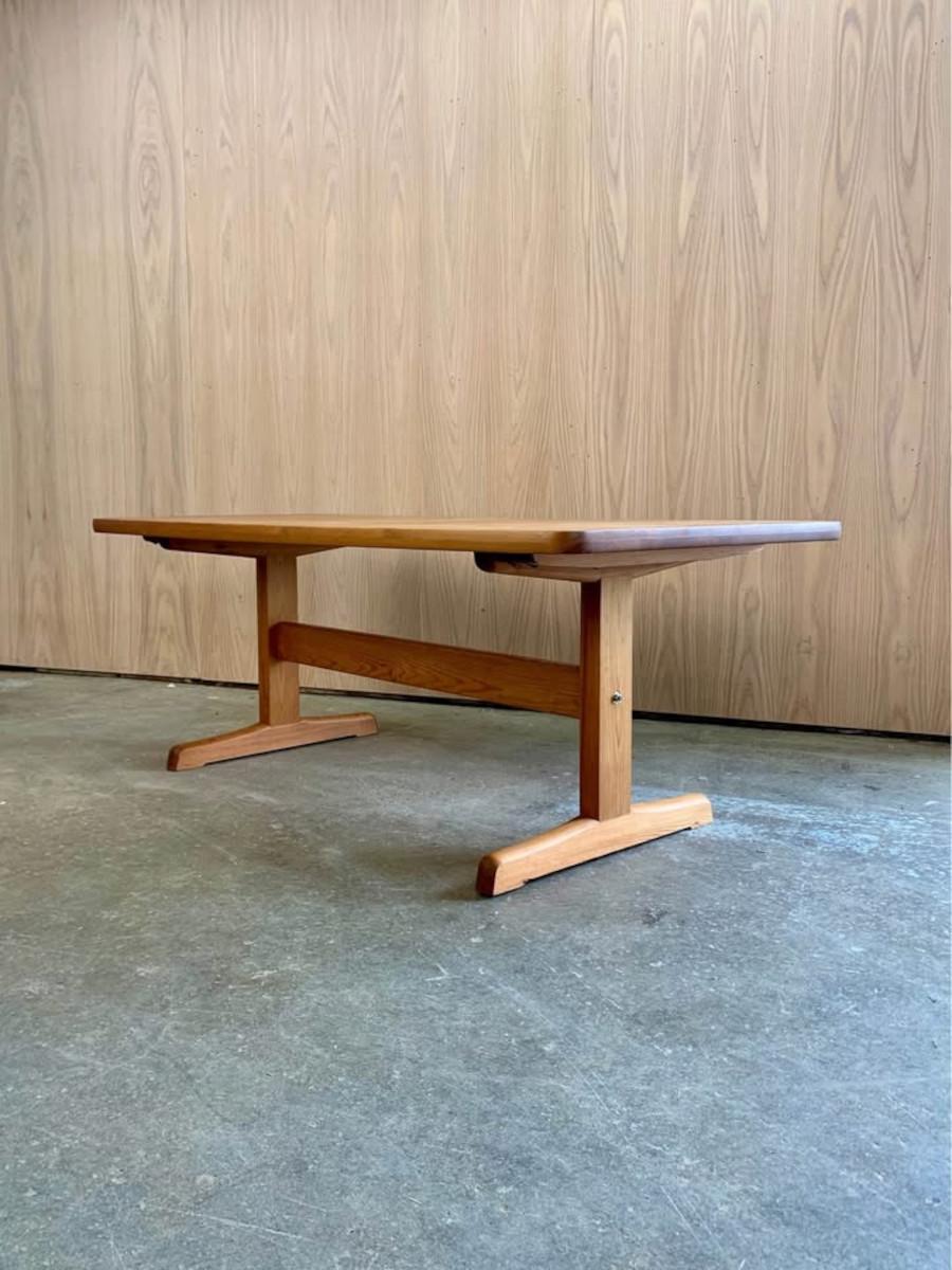 Mesa de centro de pino de Oregón macizo (abeto Douglas) noruego de los años 70 en venta 1