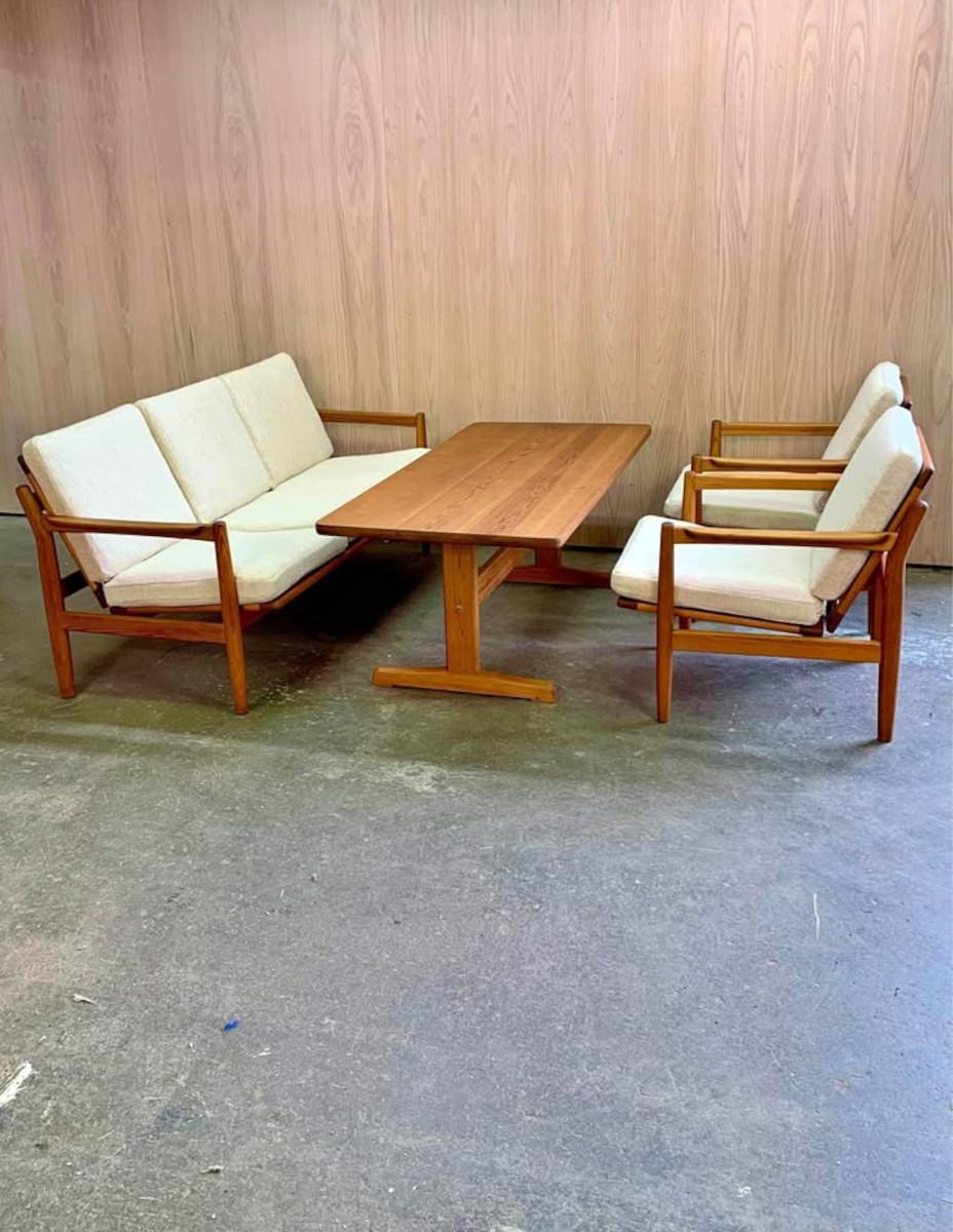 Mesa de centro de pino de Oregón macizo (abeto Douglas) noruego de los años 70 en venta 2