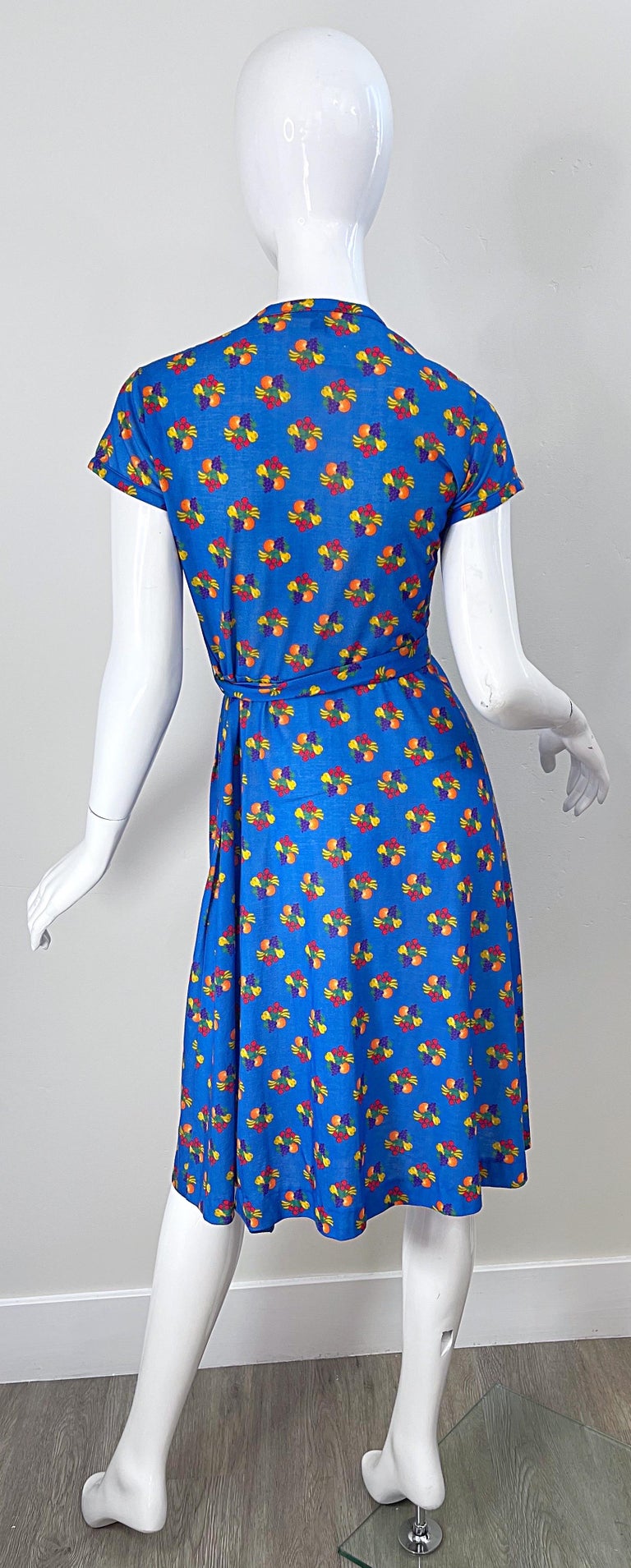 1970s Novelty Fruit Print Blue Multi Color Vintage 70s Stylish V Neck Wrap Dress For Sale 6
