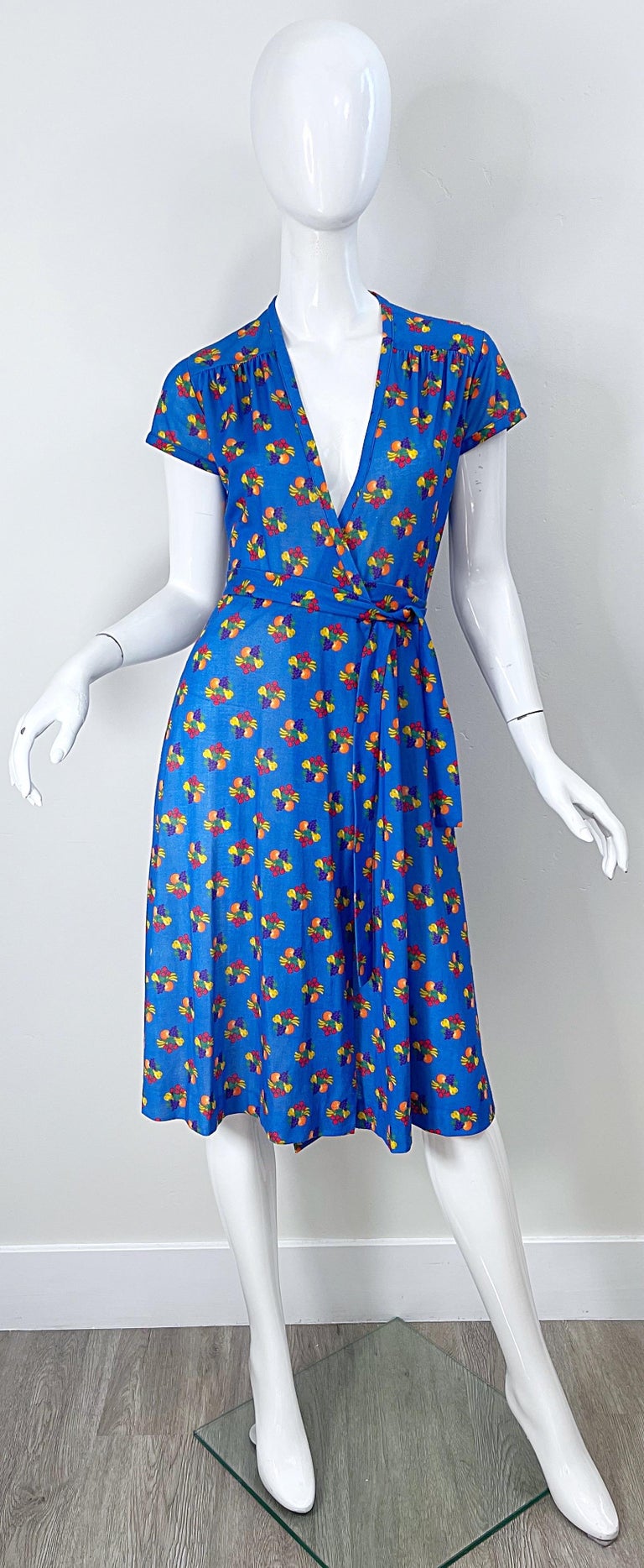1970s Novelty Fruit Print Blue Multi Color Vintage 70s Stylish V Neck Wrap Dress For Sale 9