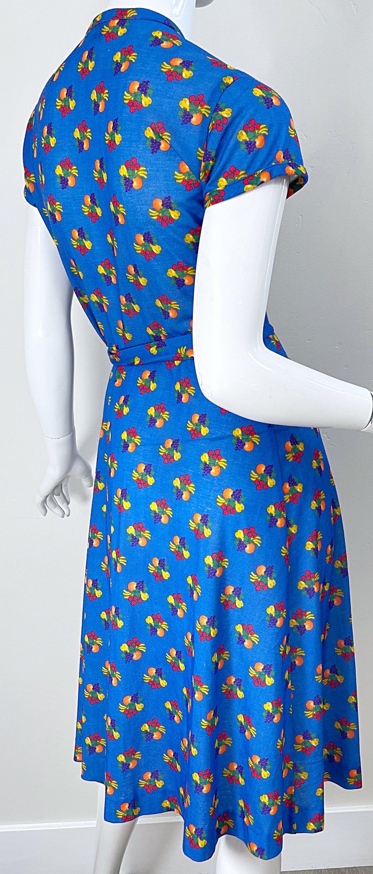 1970s Novelty Fruit Print Blue Multi Color Vintage 70s Stylish V Neck Wrap Dress For Sale 4