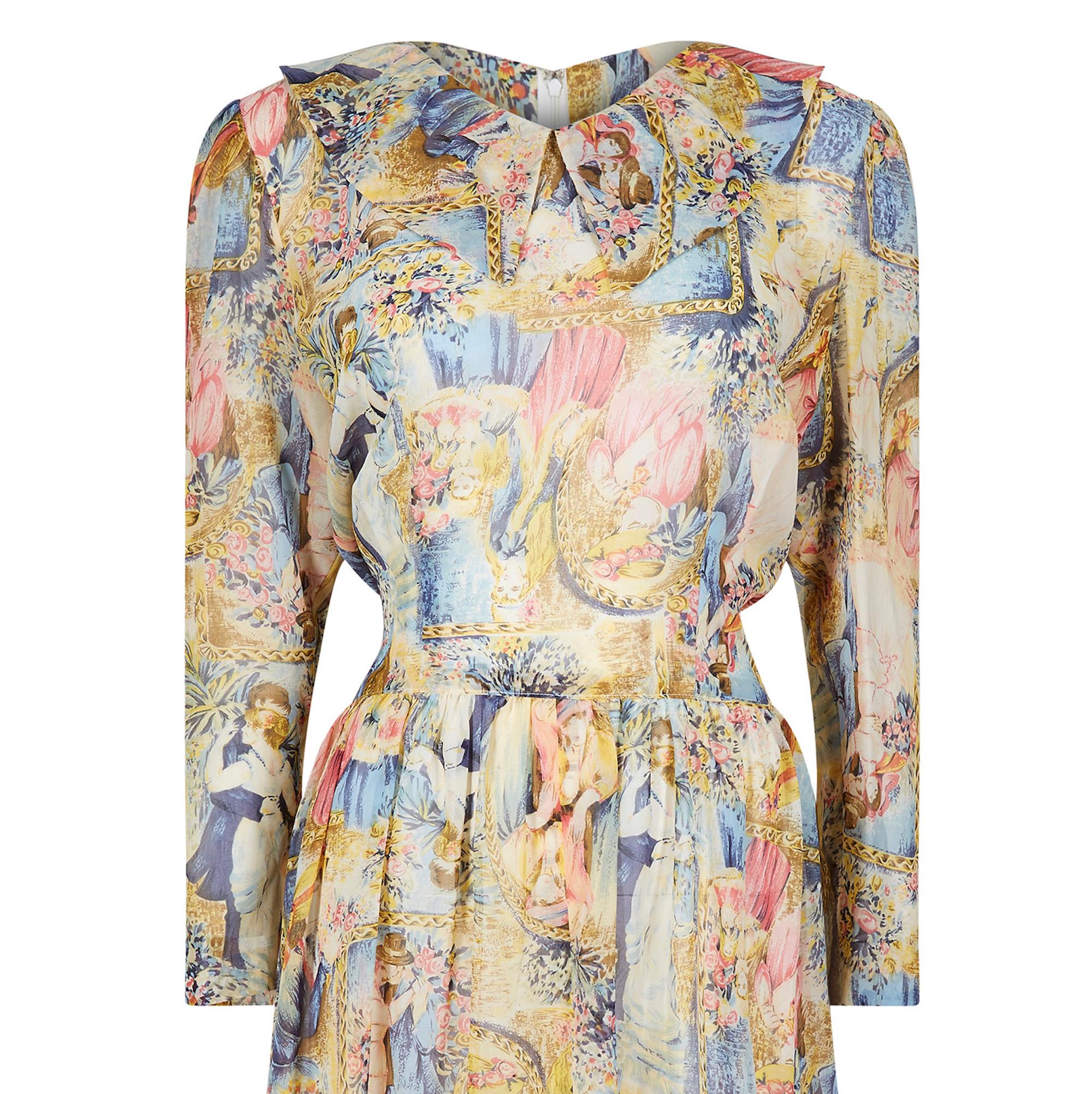 1970s Novelty Printed Chiffon Pastel Shade Dress With Sash Belt In Excellent Condition For Sale In London, GB
