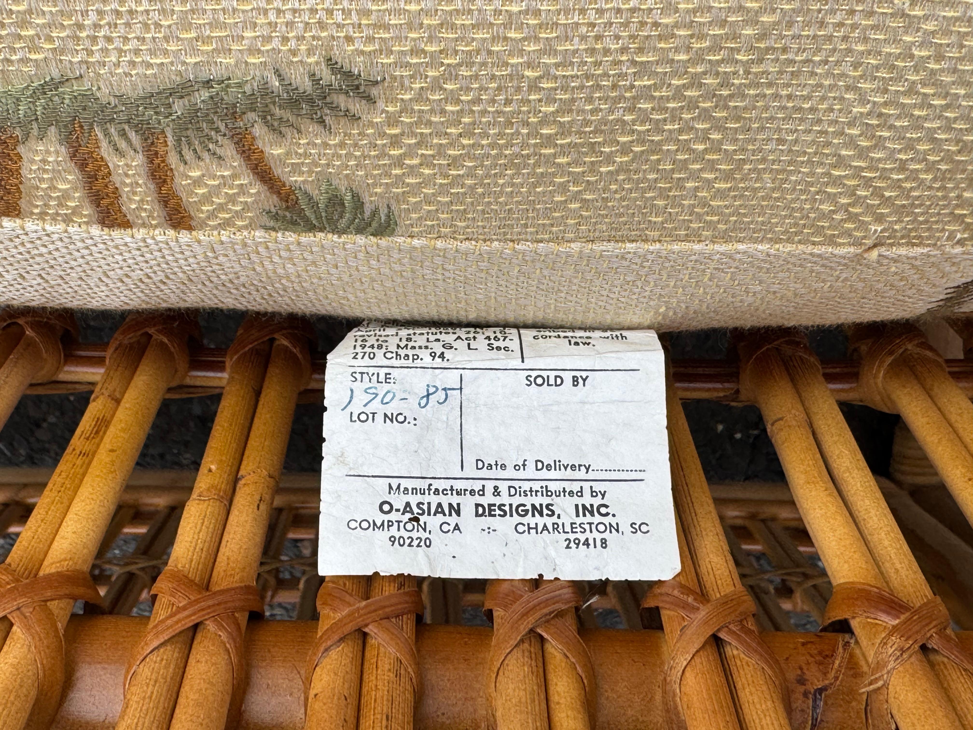 Sillas de bambú O-Asian Oversized Cubed Rattan Club de los años 70 en Bastante bueno estado para la venta en Bensalem, PA