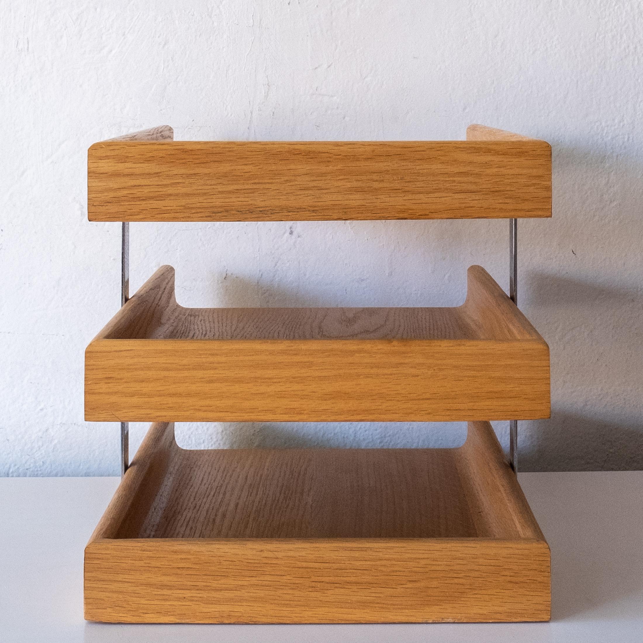 1970s Oak and Chrome Peter Pepper Letter Tray and Mail Holder In Good Condition For Sale In San Diego, CA