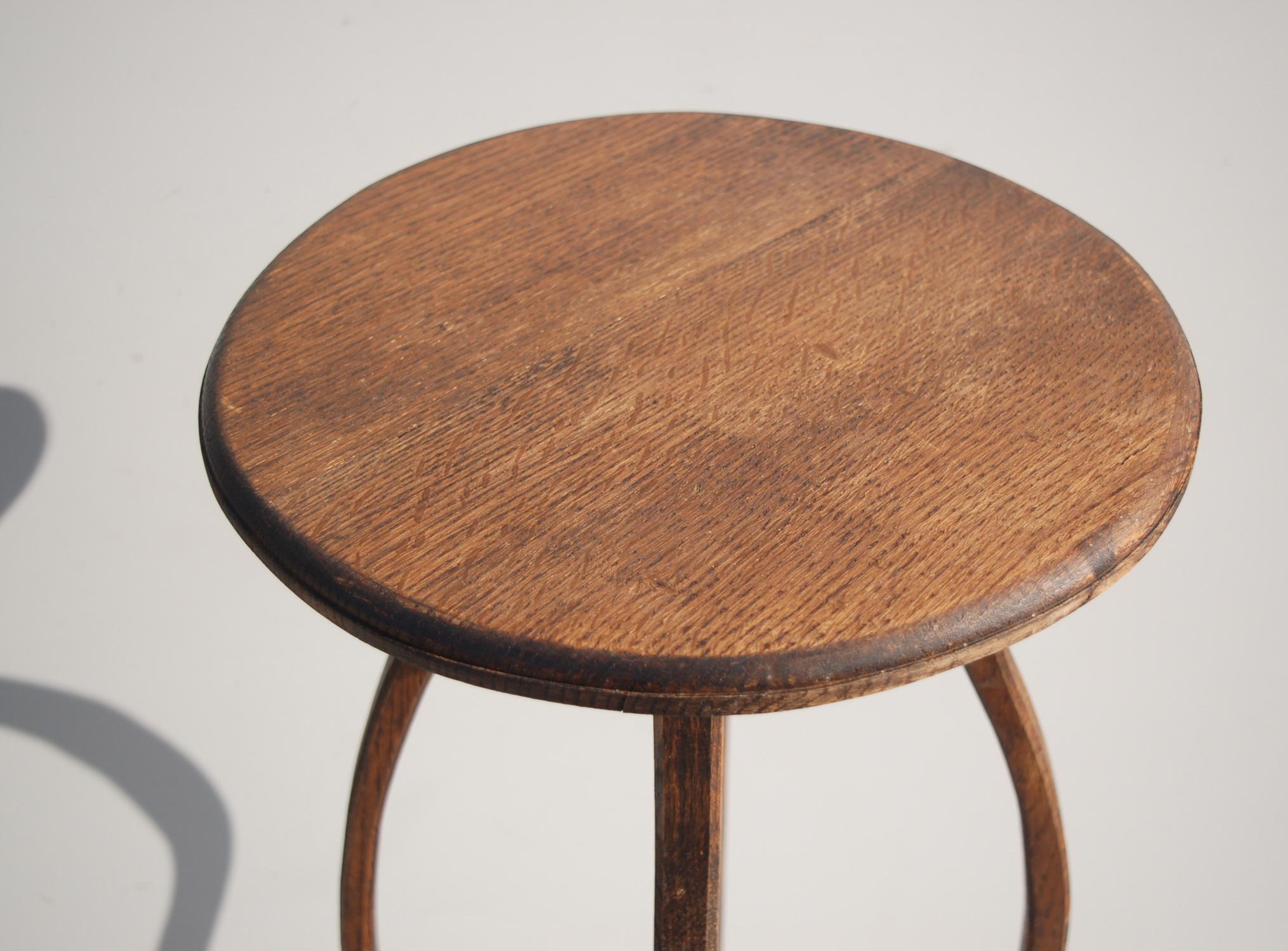 Art Nouveau 1970s Oak Pedestal Table with Curved Legs For Sale
