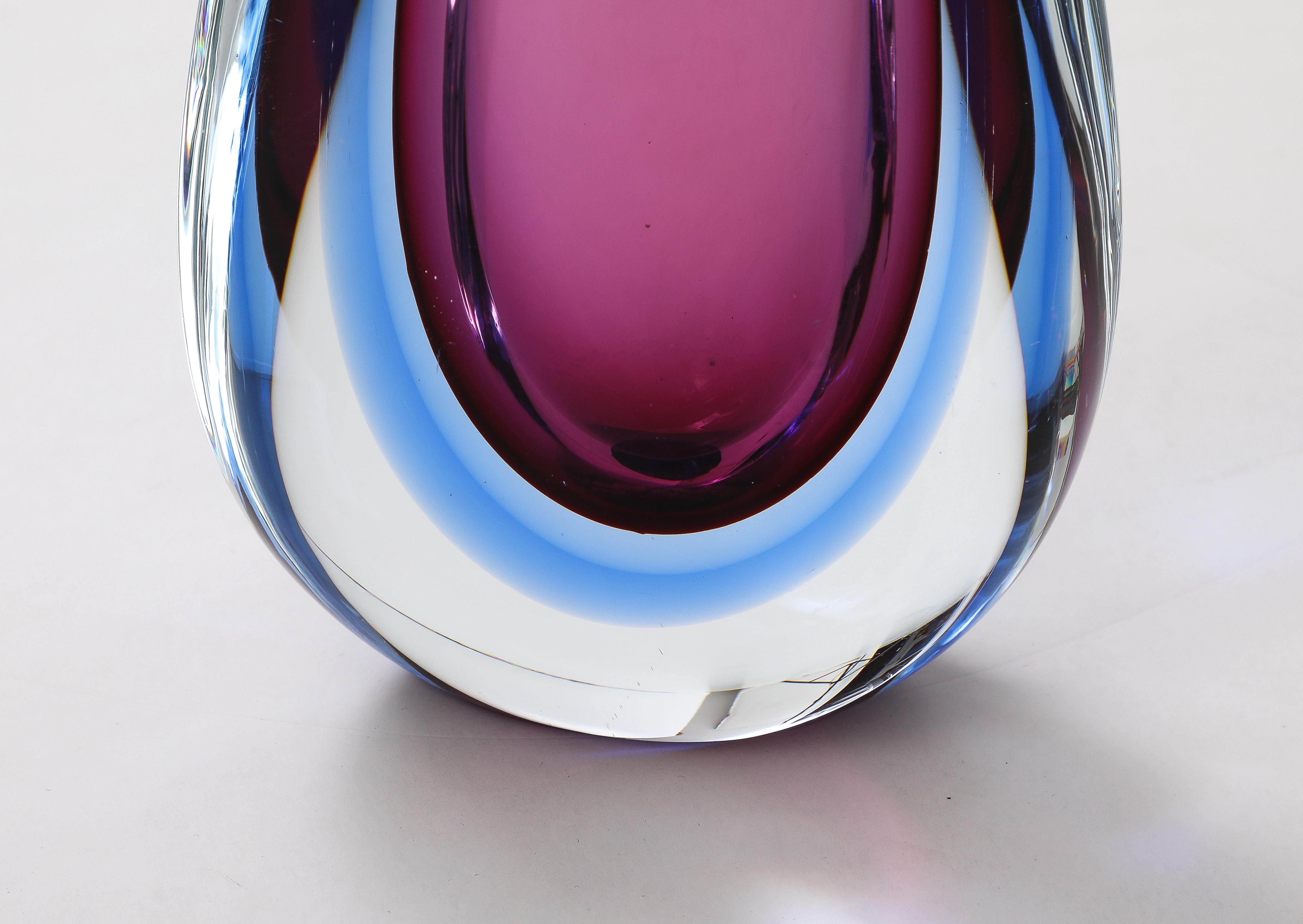 Vase en forme de goutte d'eau de Murano des années 1970 en vente 3