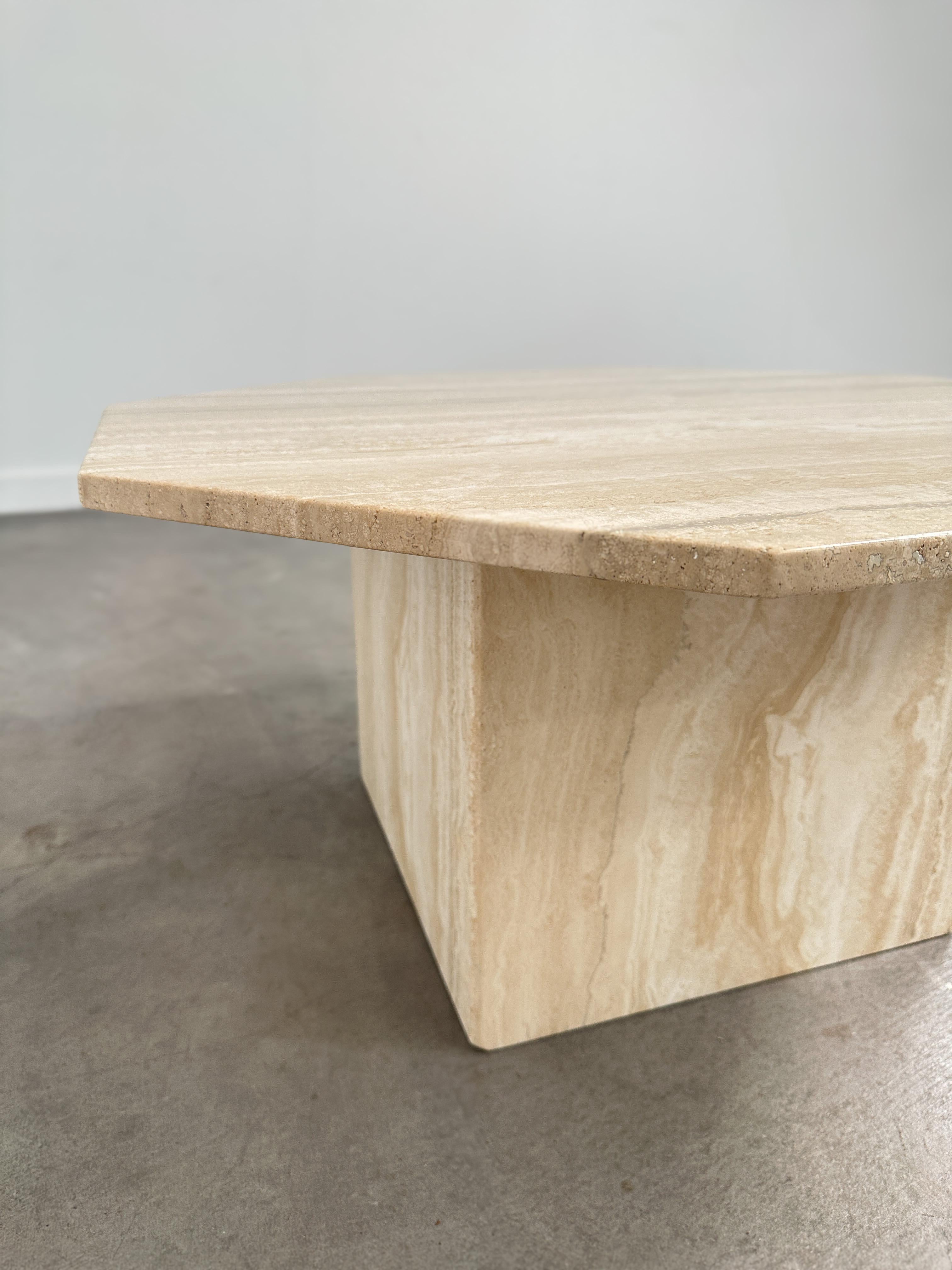 1970s Octagonal Travertine Coffee Table In Excellent Condition For Sale In Tempe, AZ