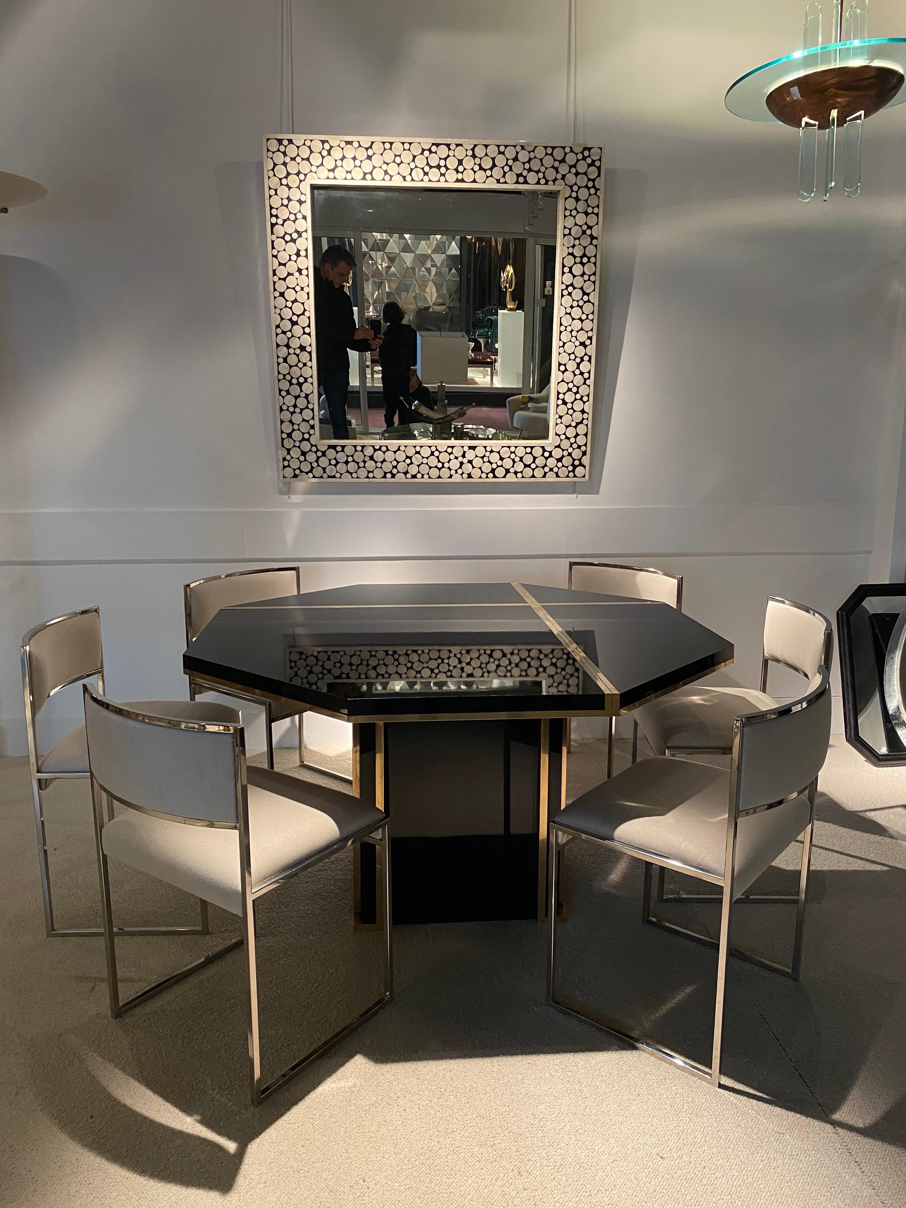 1970s Octogonal Dinning Table in Black Laquered and Brass Details 10