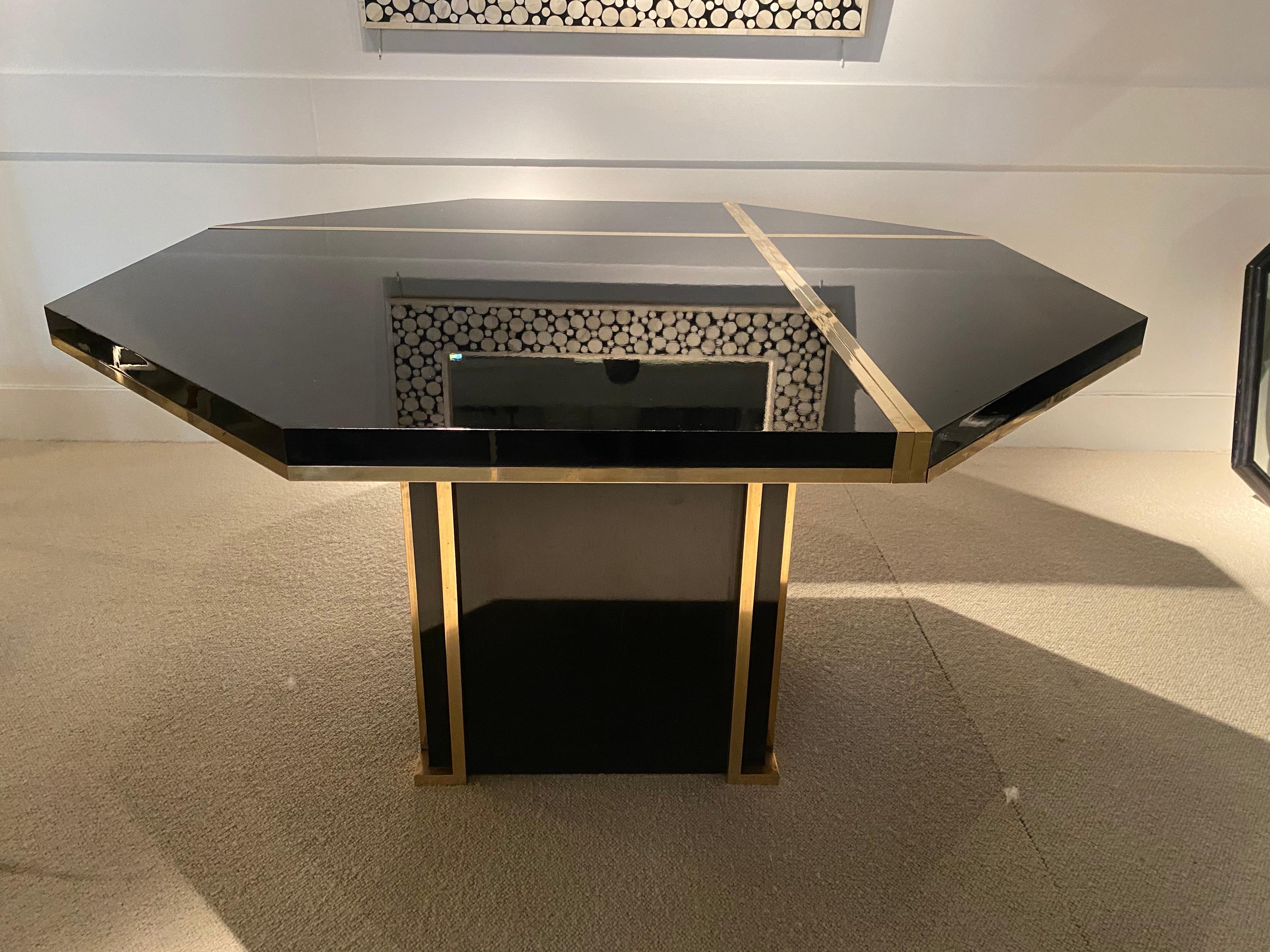 Hollywood Regency 1970s Octogonal Dinning Table in Black Laquered and Brass Details