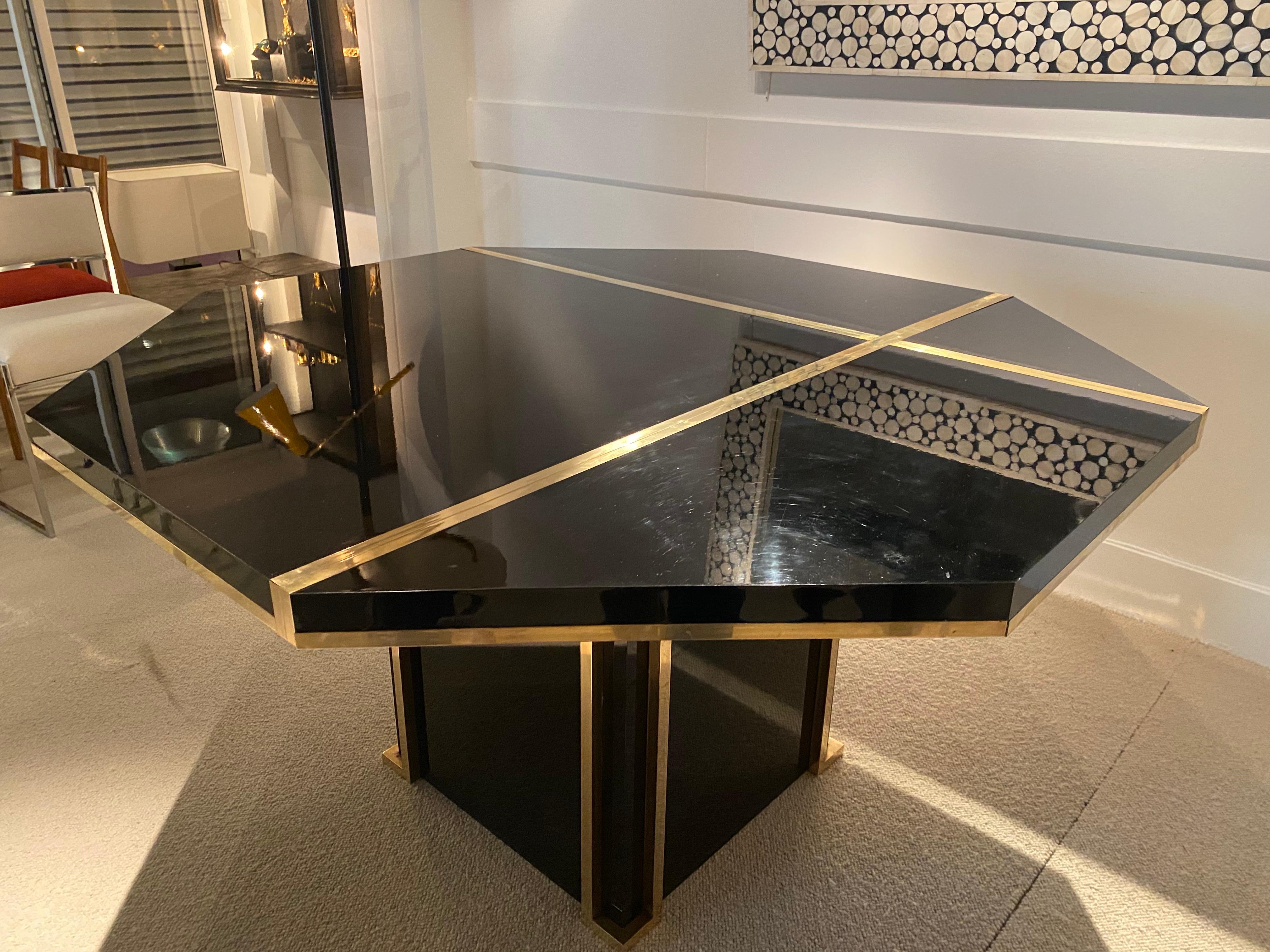 French 1970s Octogonal Dinning Table in Black Laquered and Brass Details