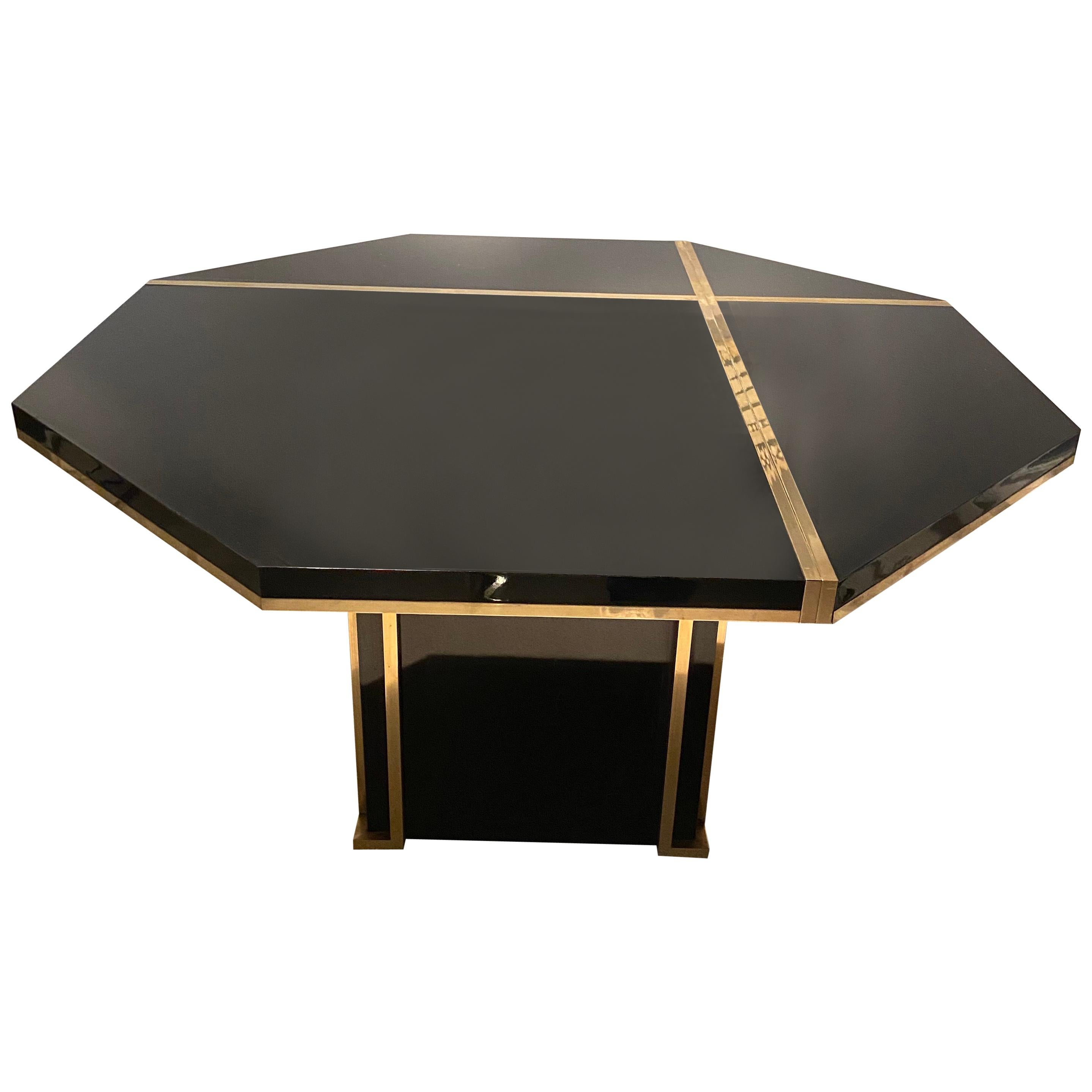 1970s Octogonal Dinning Table in Black Laquered and Brass Details