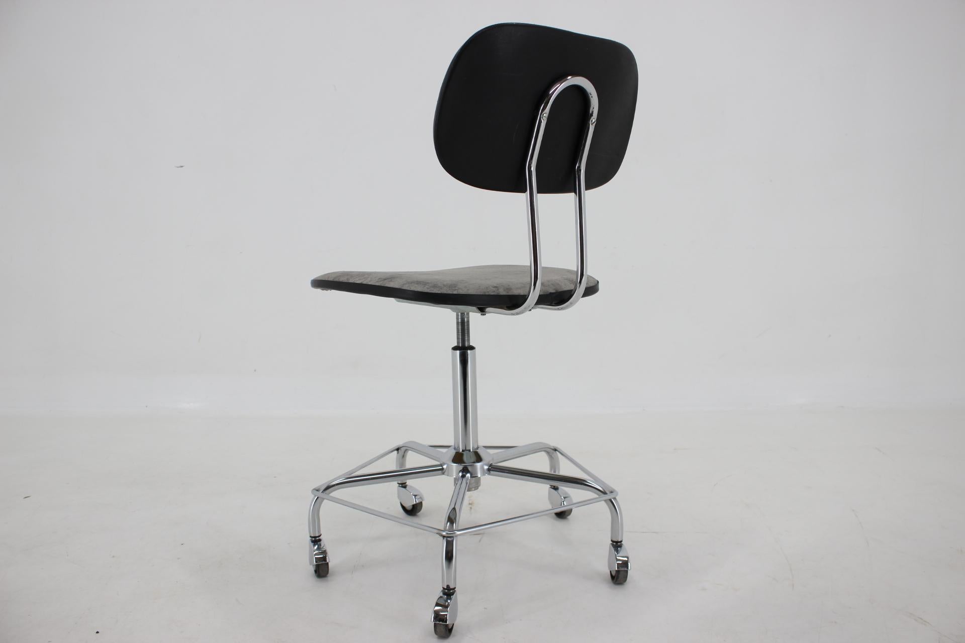 Silla de oficina de cuero de los años 70, Alemania en Bueno estado para la venta en Praha, CZ
