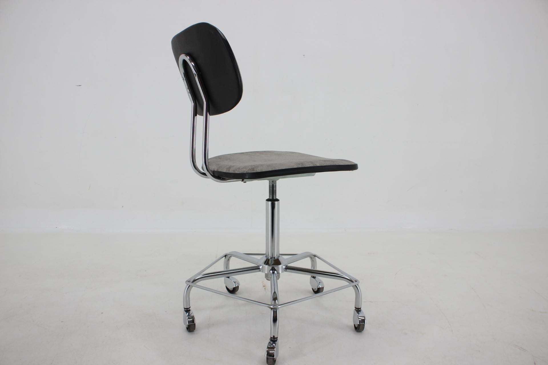 Cuir Chaise de bureau en cuir des annes 1970, Allemagne  en vente