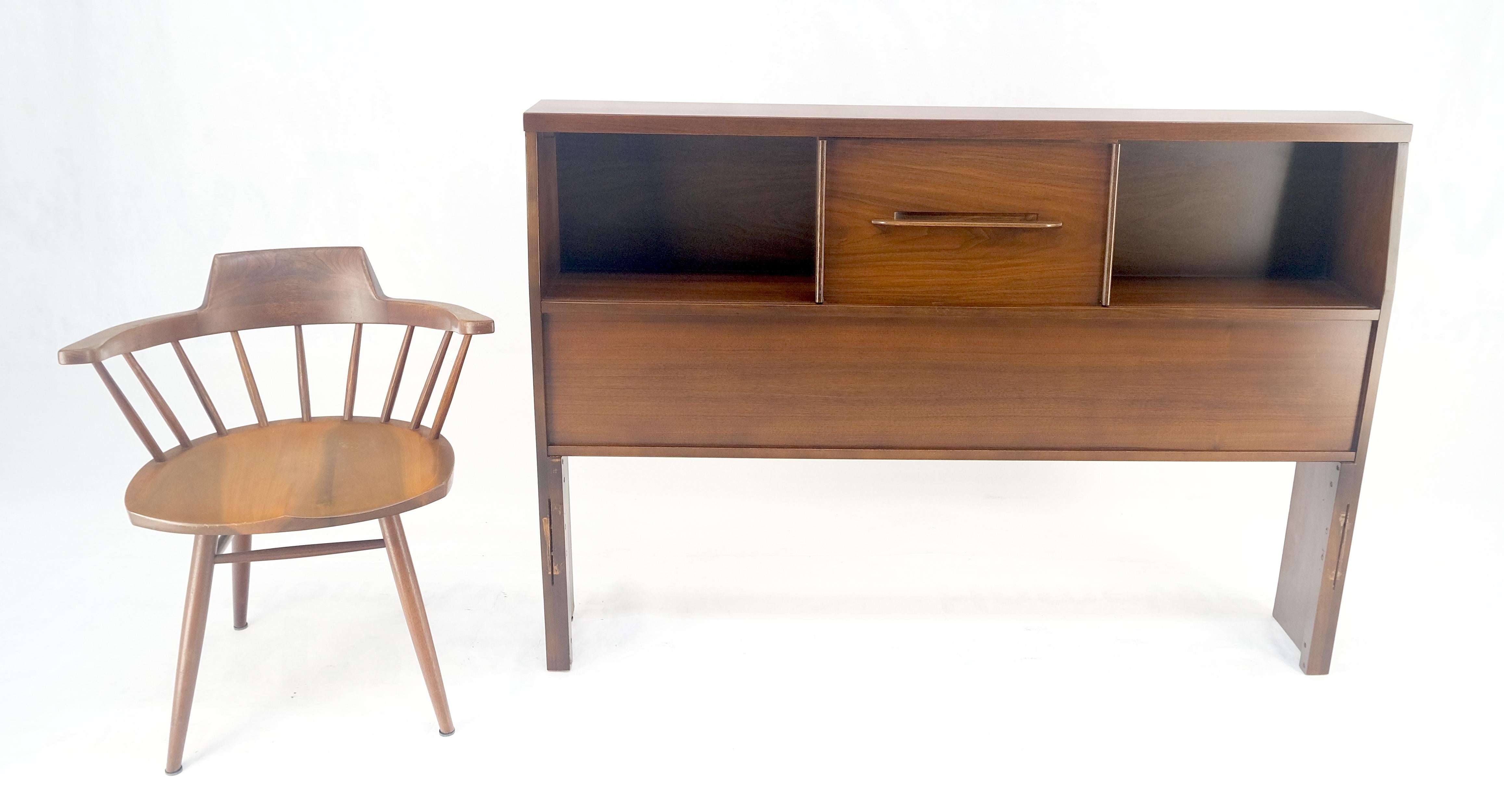 Laqué 1970 Noyer huilé Compartiment de Rangement Forme Cale Lit Tête de Lit MINT en vente