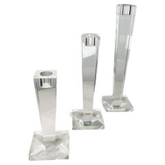 1970 Oleg Cassini Crystal Candlestick Holder Set of Three Modern Elegance (Porte-bougies en cristal) Modernity (Élégance moderne)