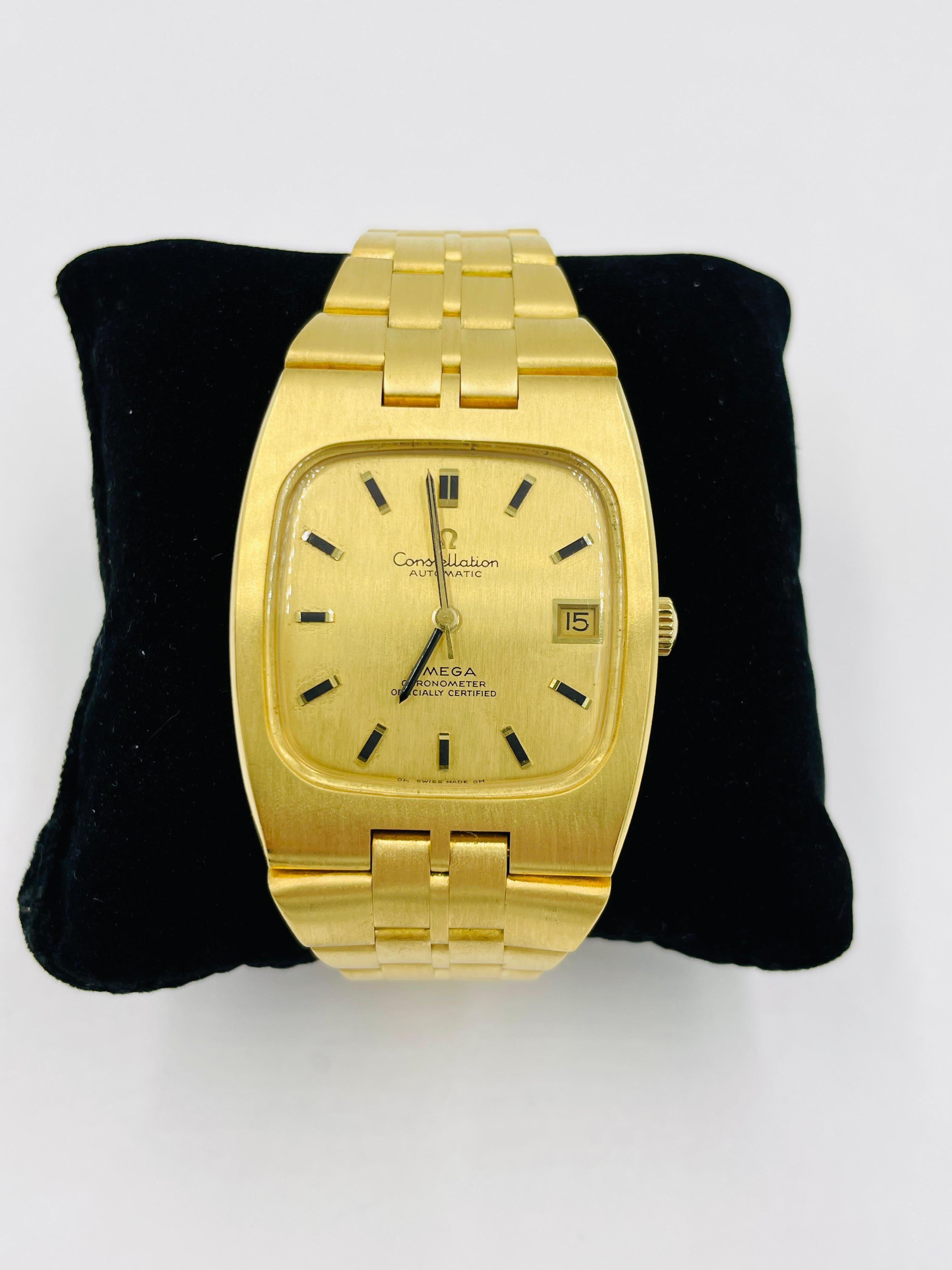 Vintage Omega Constellation 18k Yellow Gold Wristwatch, circa 1970s.

This is a rare Omega Constellation chronometer automatic XL case in solid 18k yellow gold. It is rare to find one in such great condition with minimal signs of wear.  The case is