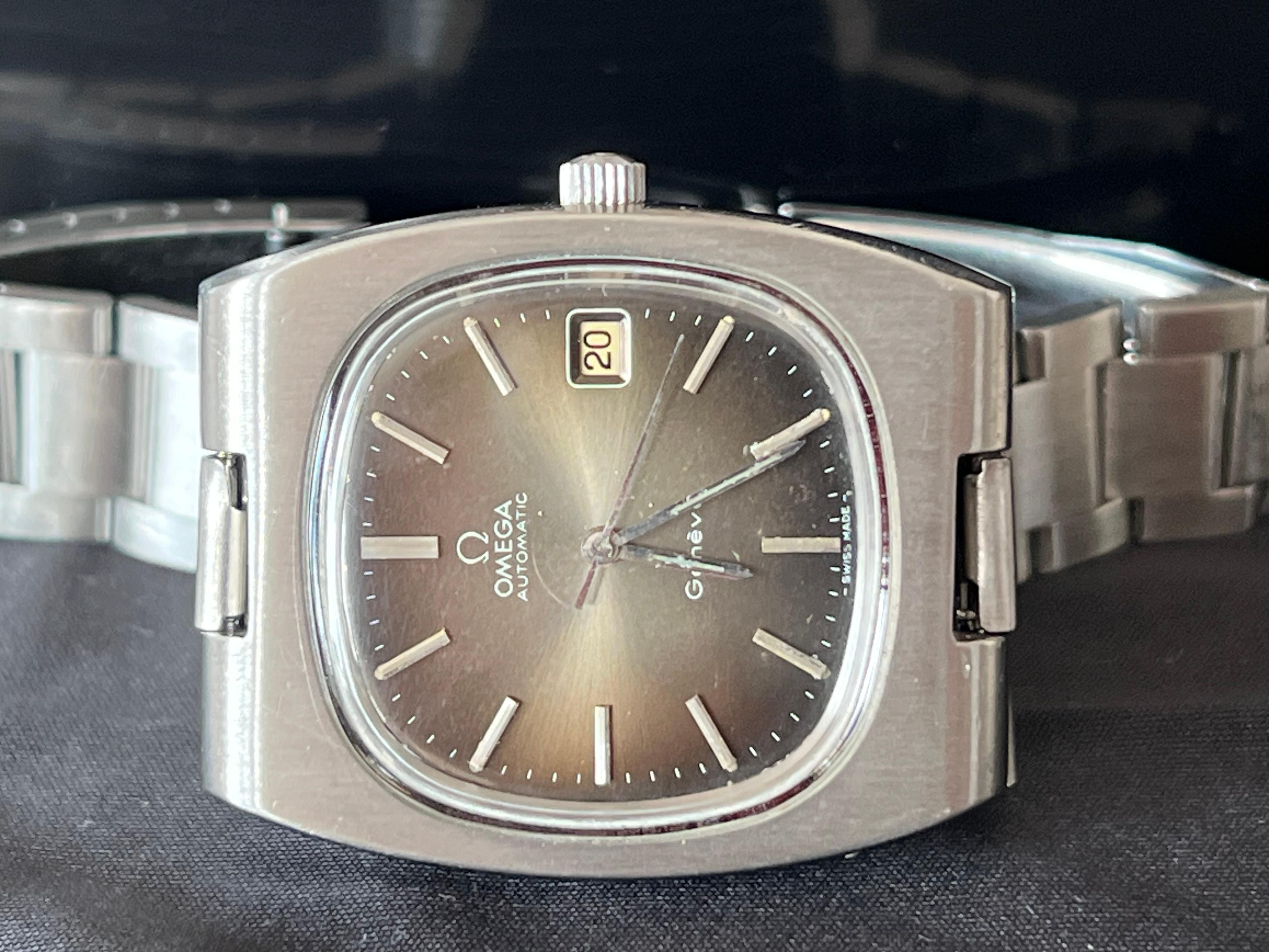 1970's Omega Geneve Vintage Herren TV-förmige Uhr mit Original Tropical Zifferblatt im Angebot 7
