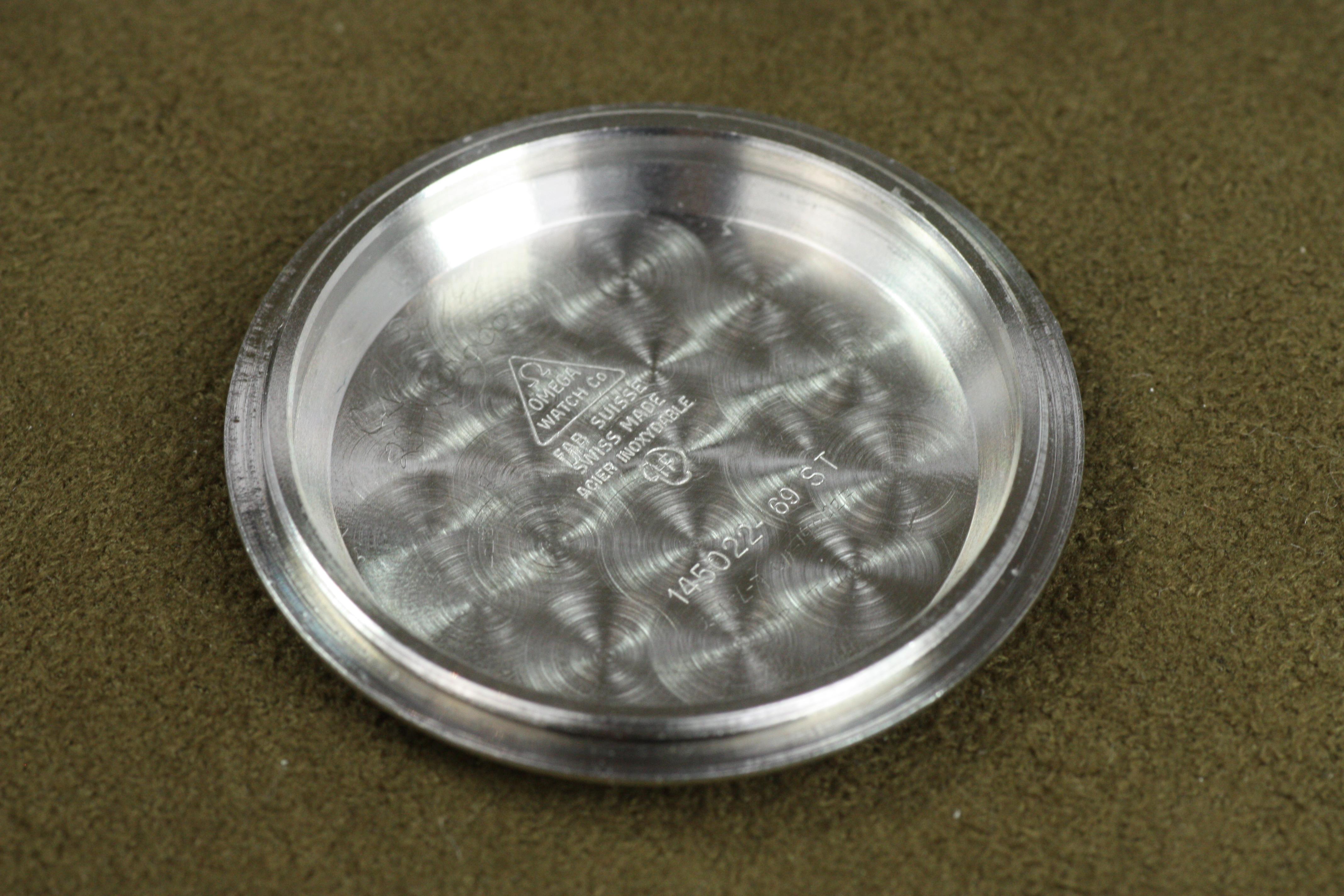 Reloj Omega Speedmaster Moon de los años 70 Primera generación Fondo de caja de escritura recta en venta 8