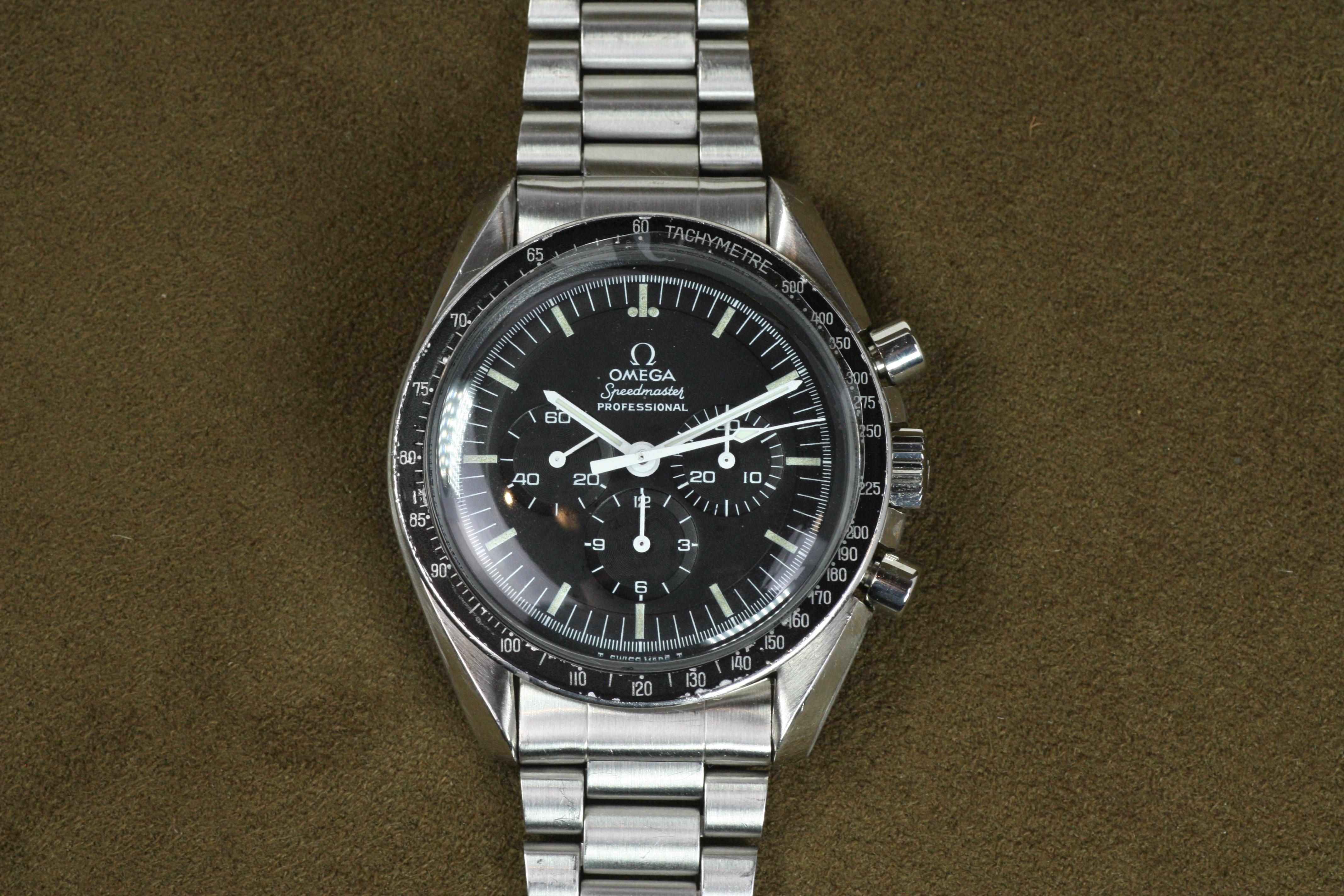 Reloj Omega Speedmaster Moon de los años 70 Primera generación Fondo de caja de escritura recta en Bueno estado para la venta en Santa Monica, CA