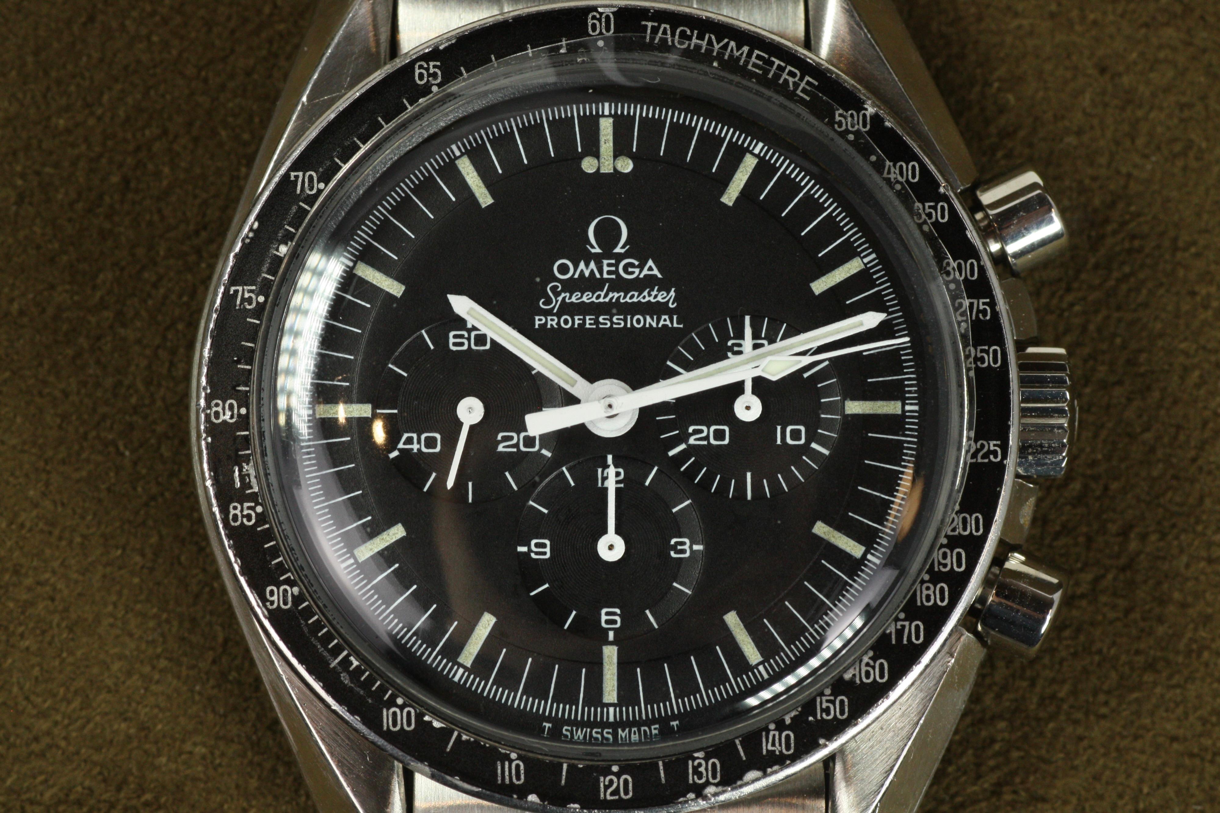 De los hombres Reloj Omega Speedmaster Moon de los años 70 Primera generación Fondo de caja de escritura recta en venta