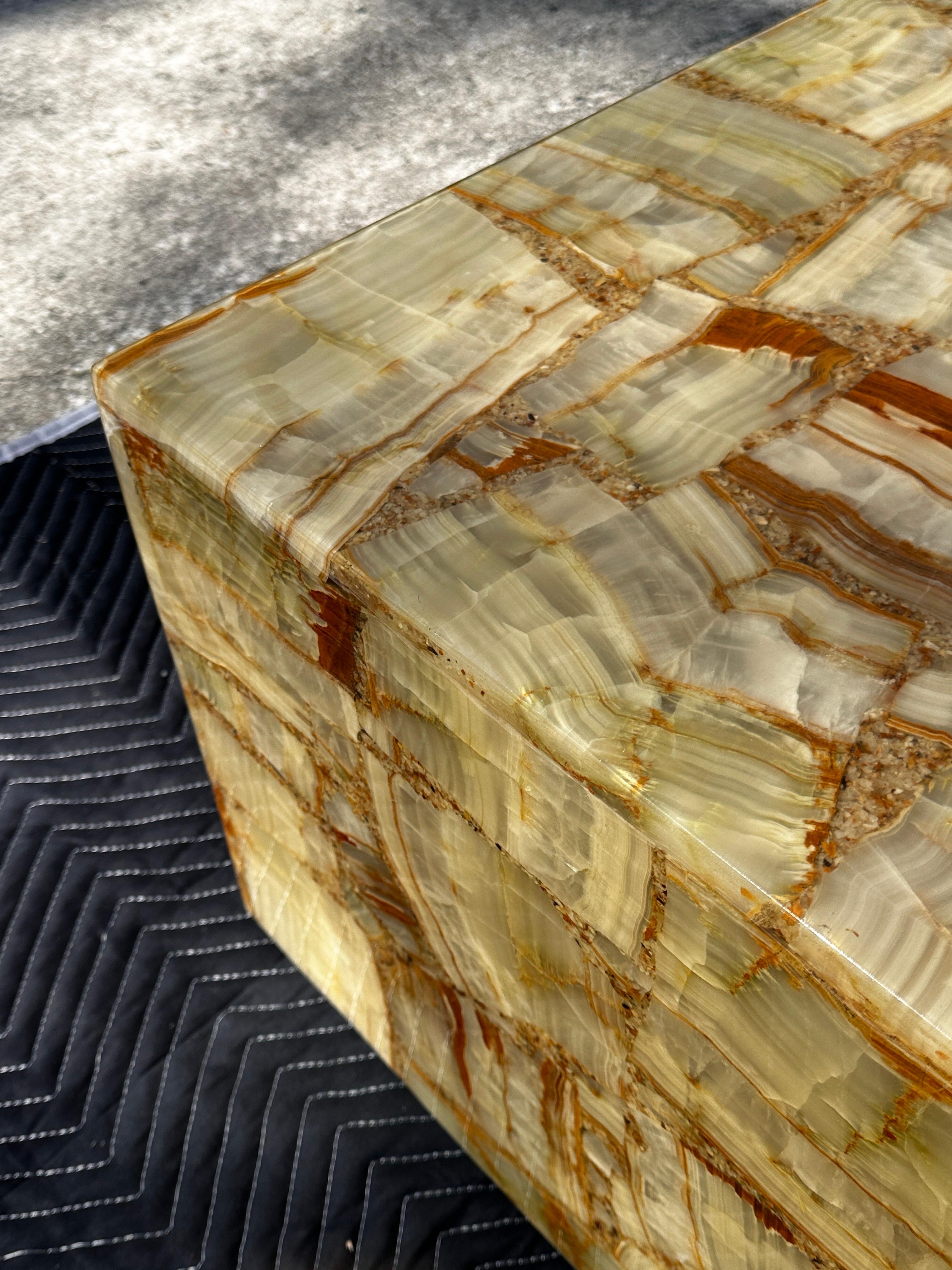 Américain 1970 Onyx Plinth Coffee Table Large Square Minimalist Cube en vente
