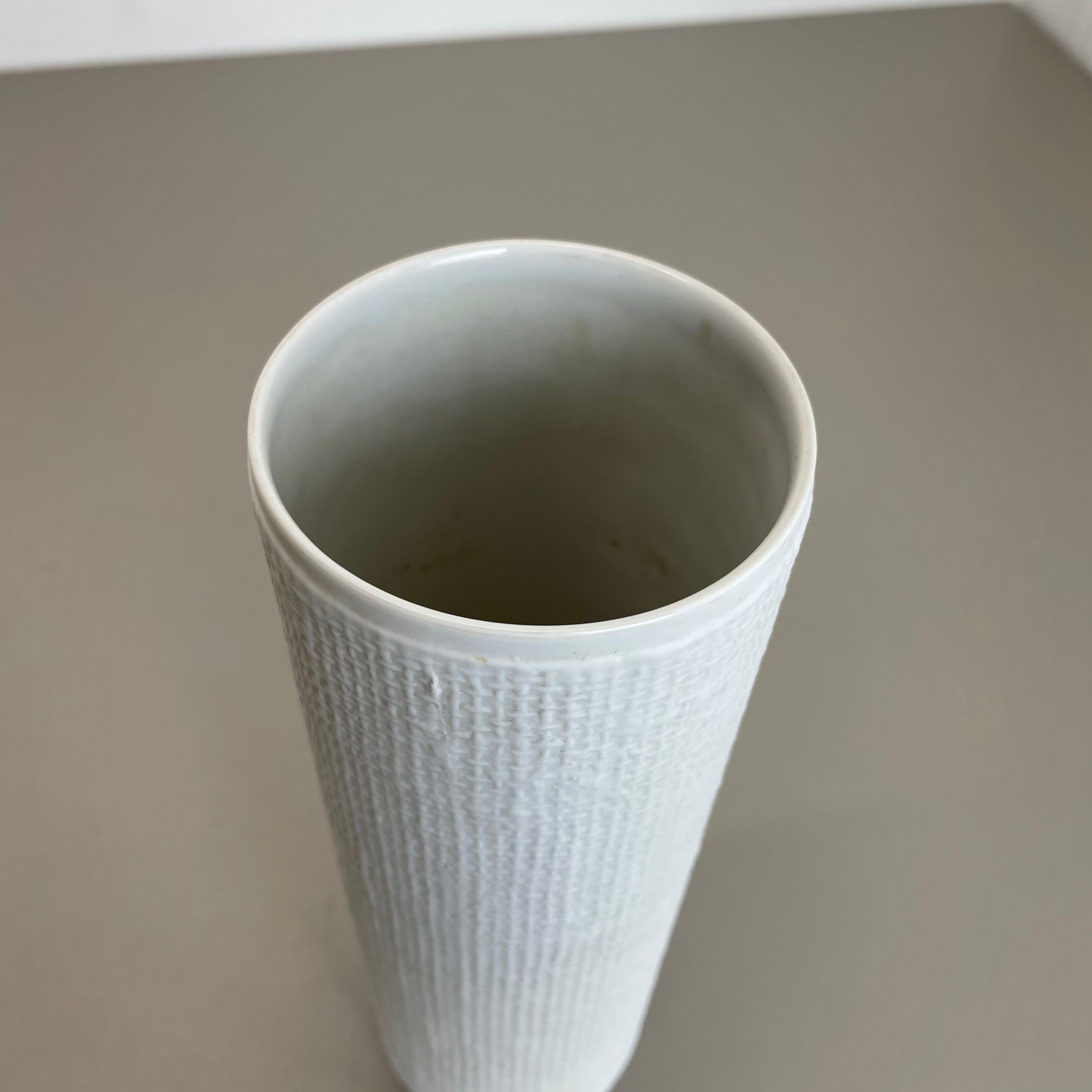 1970s OP Art Vase Porcelain Vase by Heinrich Fuchs for Hutschenreuther, Germany For Sale 1