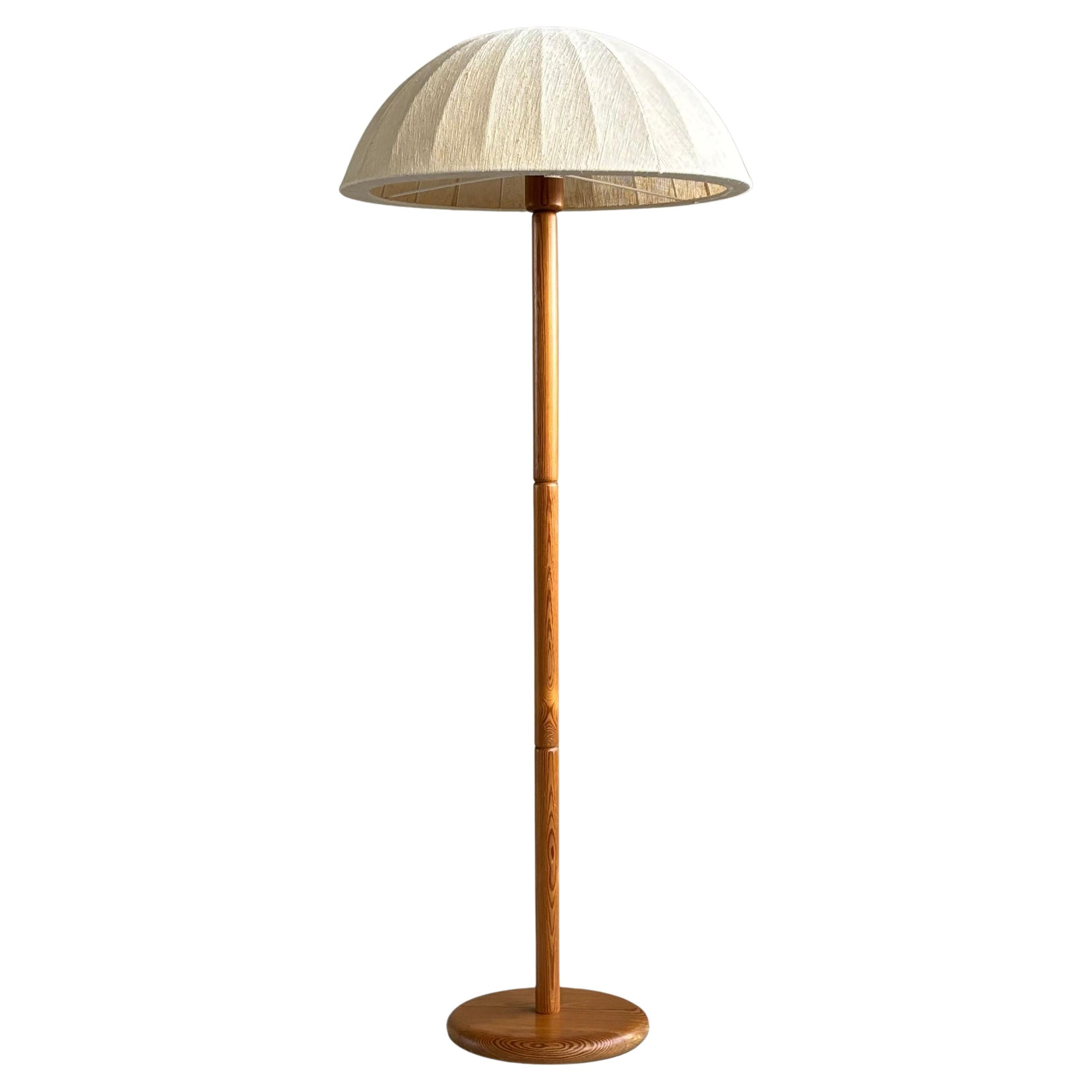 How do you identify an old lamp?