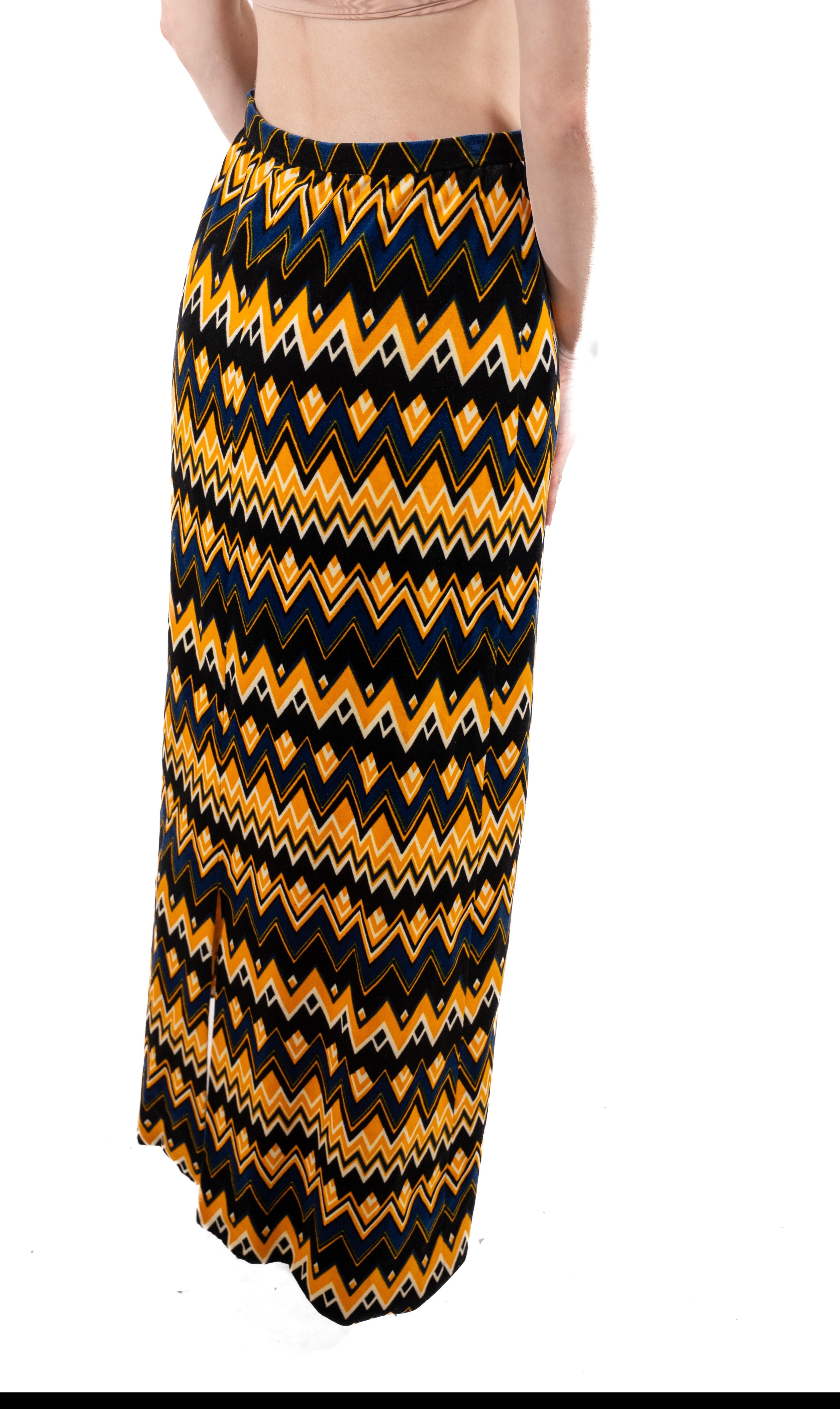 Maxi gonna in velluto di cotone geometrico arancione e marrone degli anni '70 in vendita 1