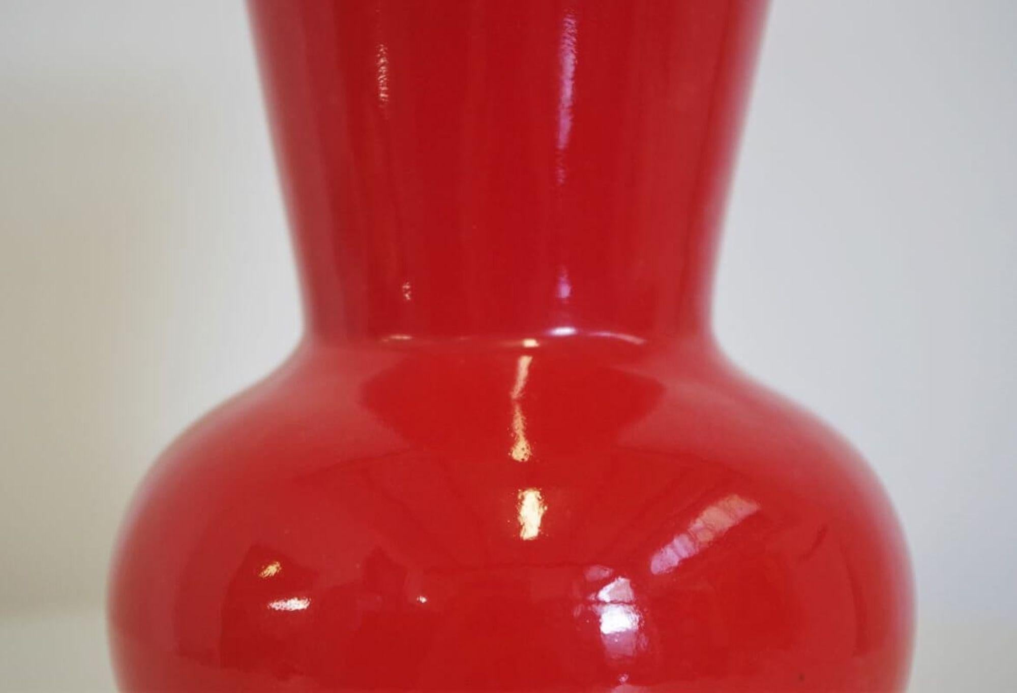 Late 20th Century 1970s Orange Ceramic Vase by Pozzi – Bold Mid-Century Italian Design in vendita