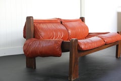 1970er Orangefarbenes Ledersofa, Lafer inspiriert
