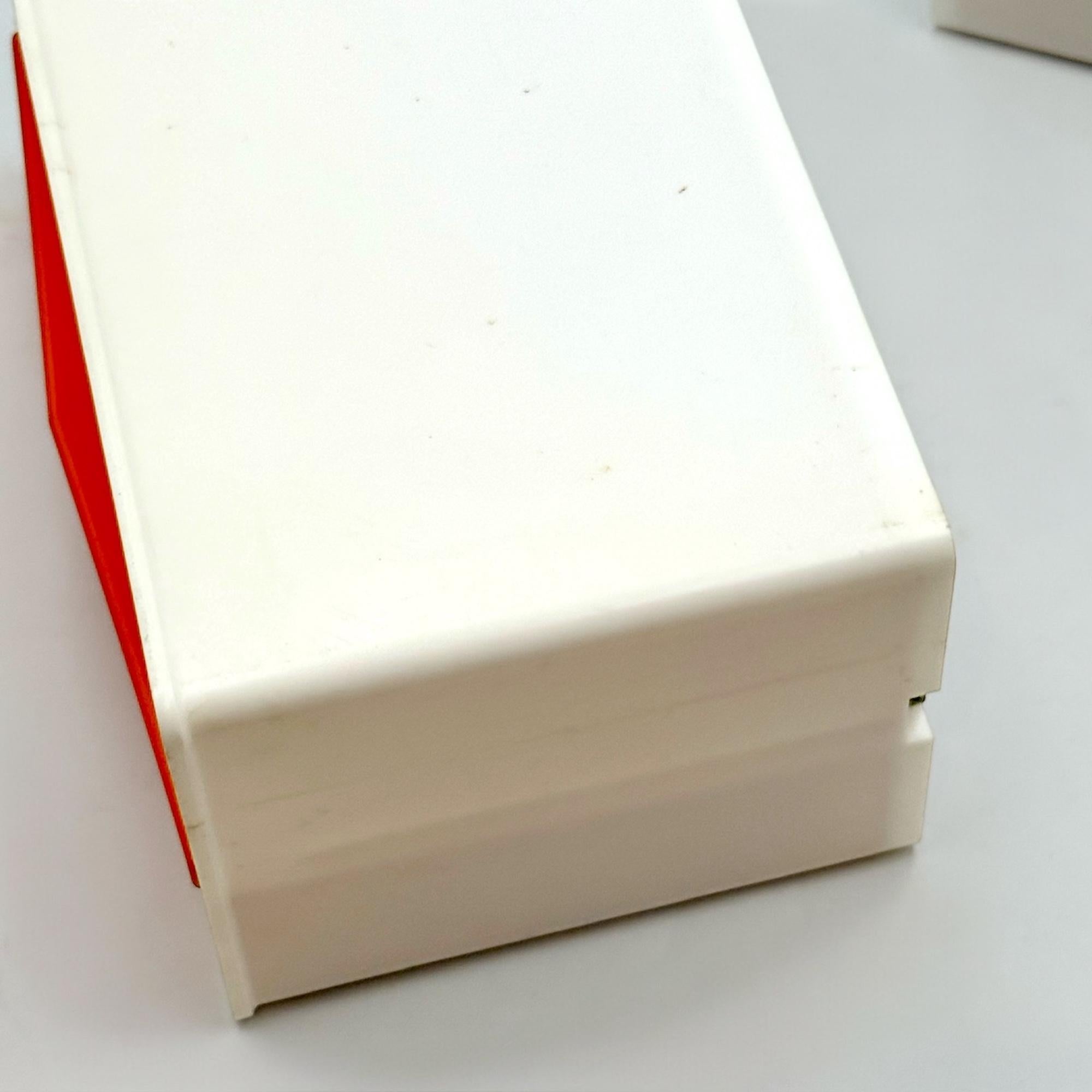Cassetti da parete arancioni anni '70 dell'era spaziale - Contenitore modulare in plastica, Olanda in vendita 3