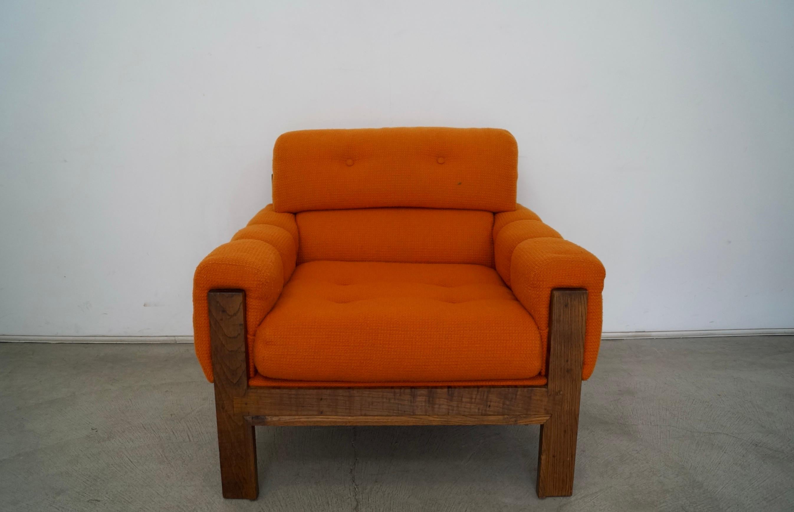 1970s Orange Tweed Lounge Chair In Good Condition In Burbank, CA