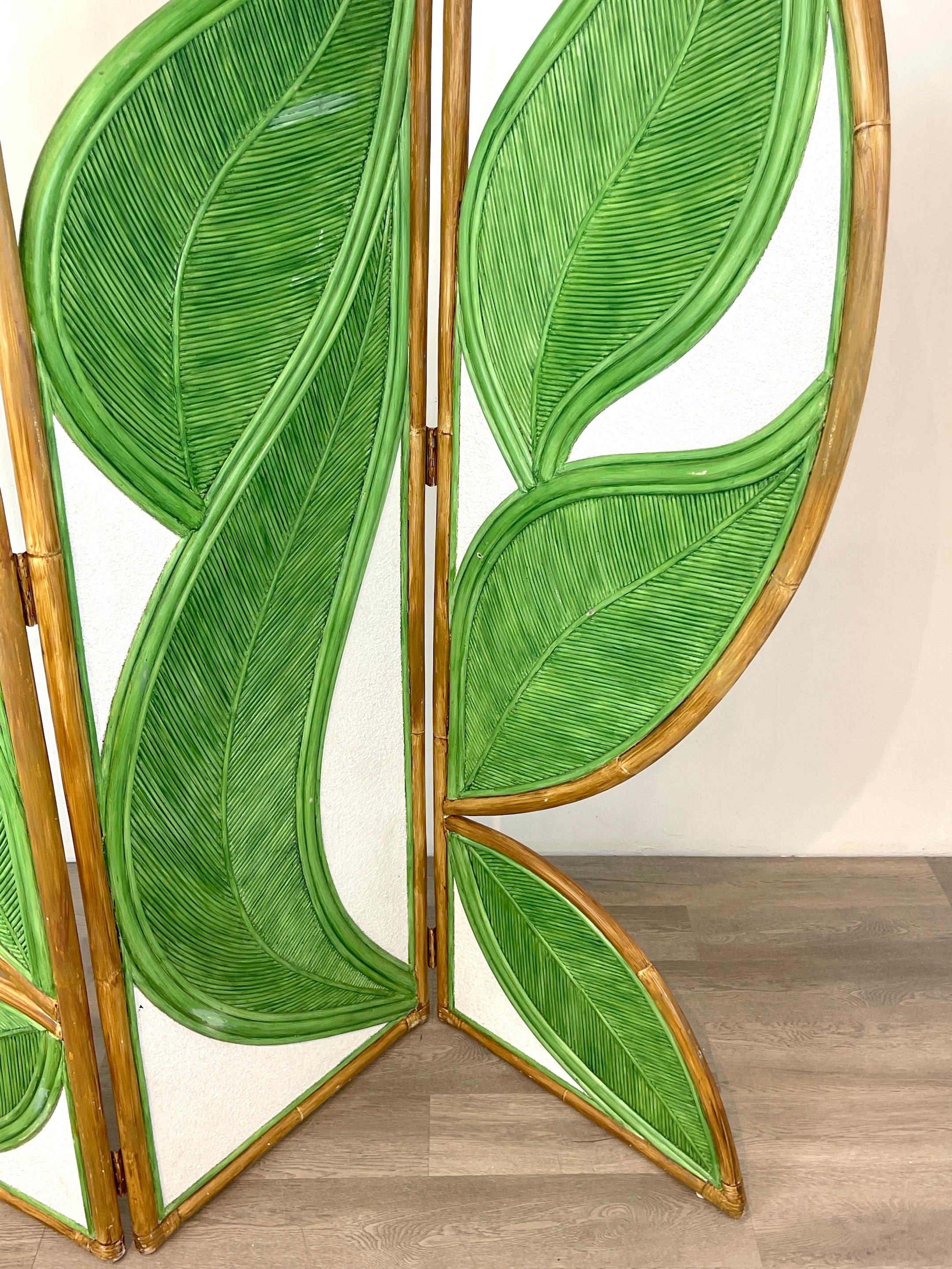1970s Organic Modern Rattan Polychromed 3-Panel Folding Screen/Room Divider In Good Condition In West Palm Beach, FL