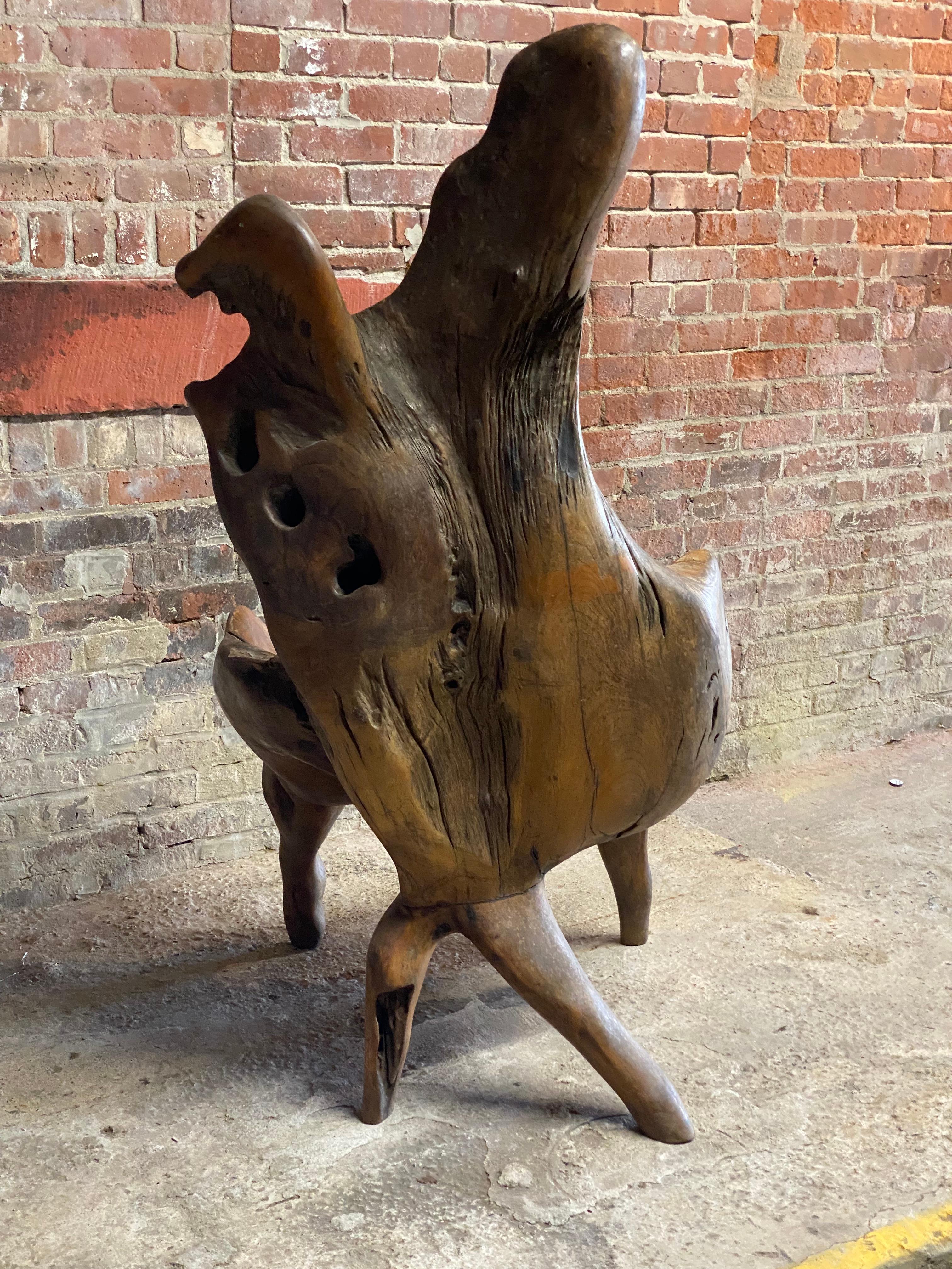 Sculpté à la main Chaise trône organique et moderne des années 1970 en vente