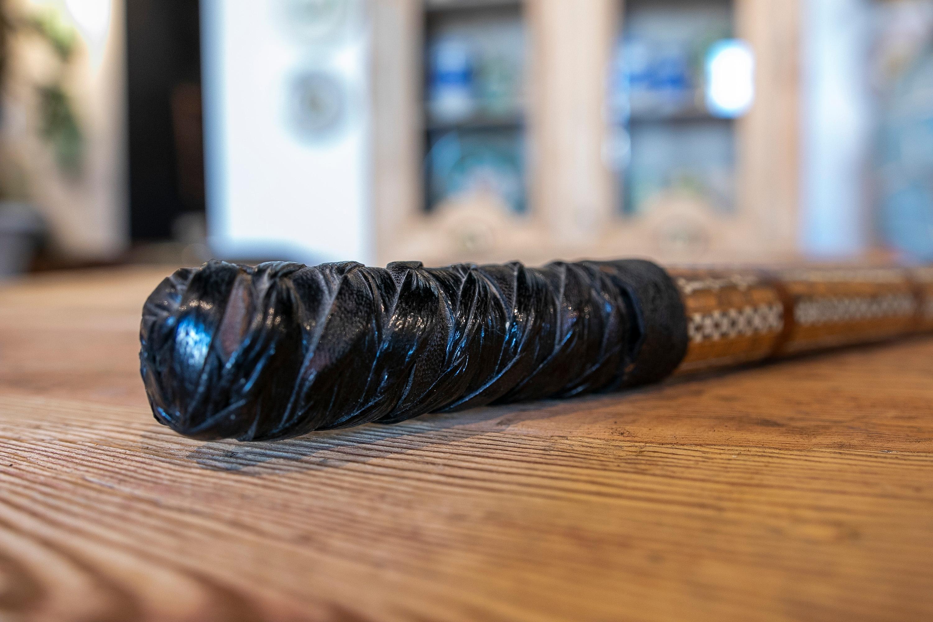 1970s Oriental Horsewhip of Leather and Marquetry For Sale 7