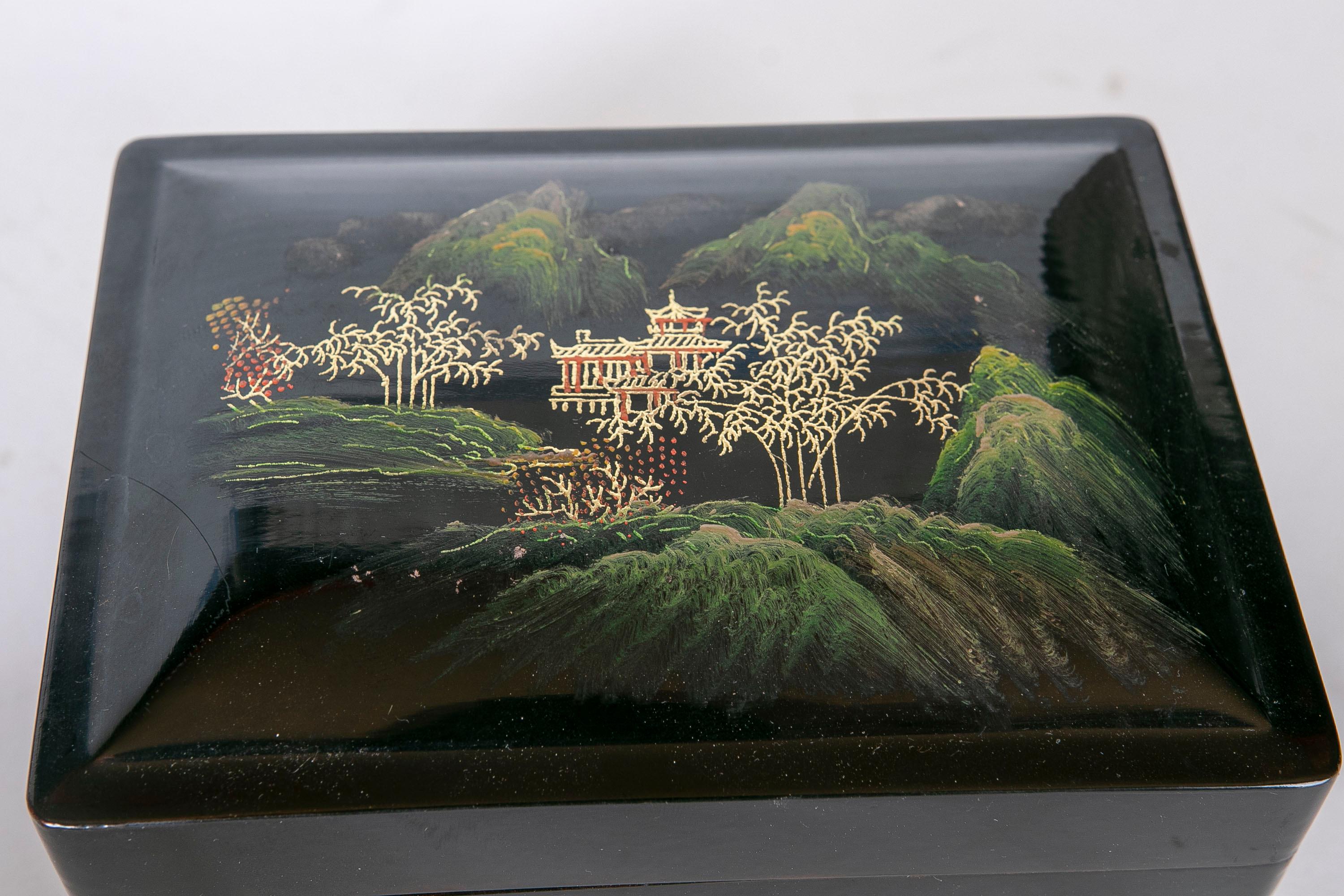 1970s Oriental Set of Five Hand-Painted  Lacquer Boxes  For Sale 9