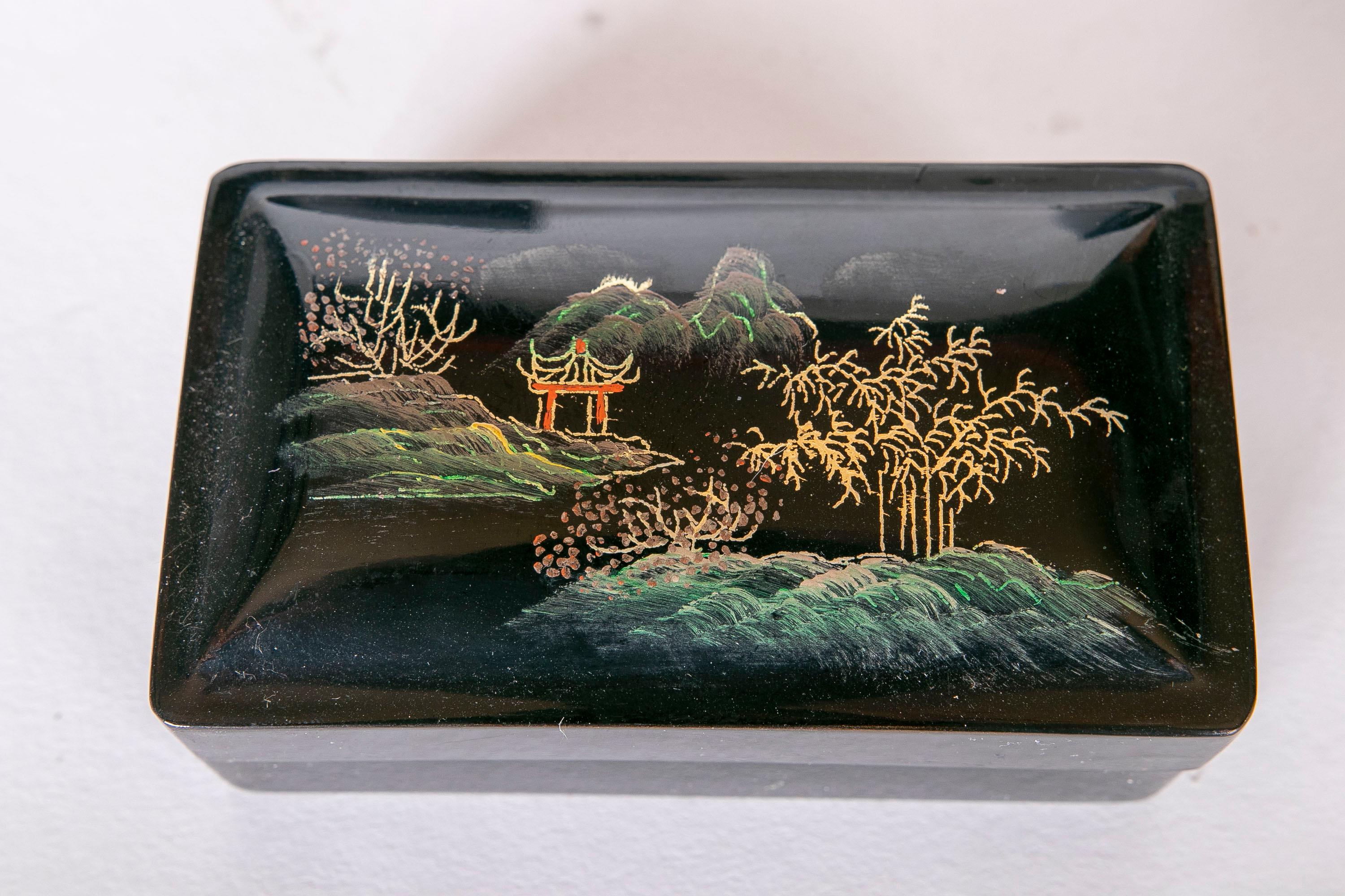 1970s Oriental Set of Five Hand-Painted  Lacquer Boxes  For Sale 10