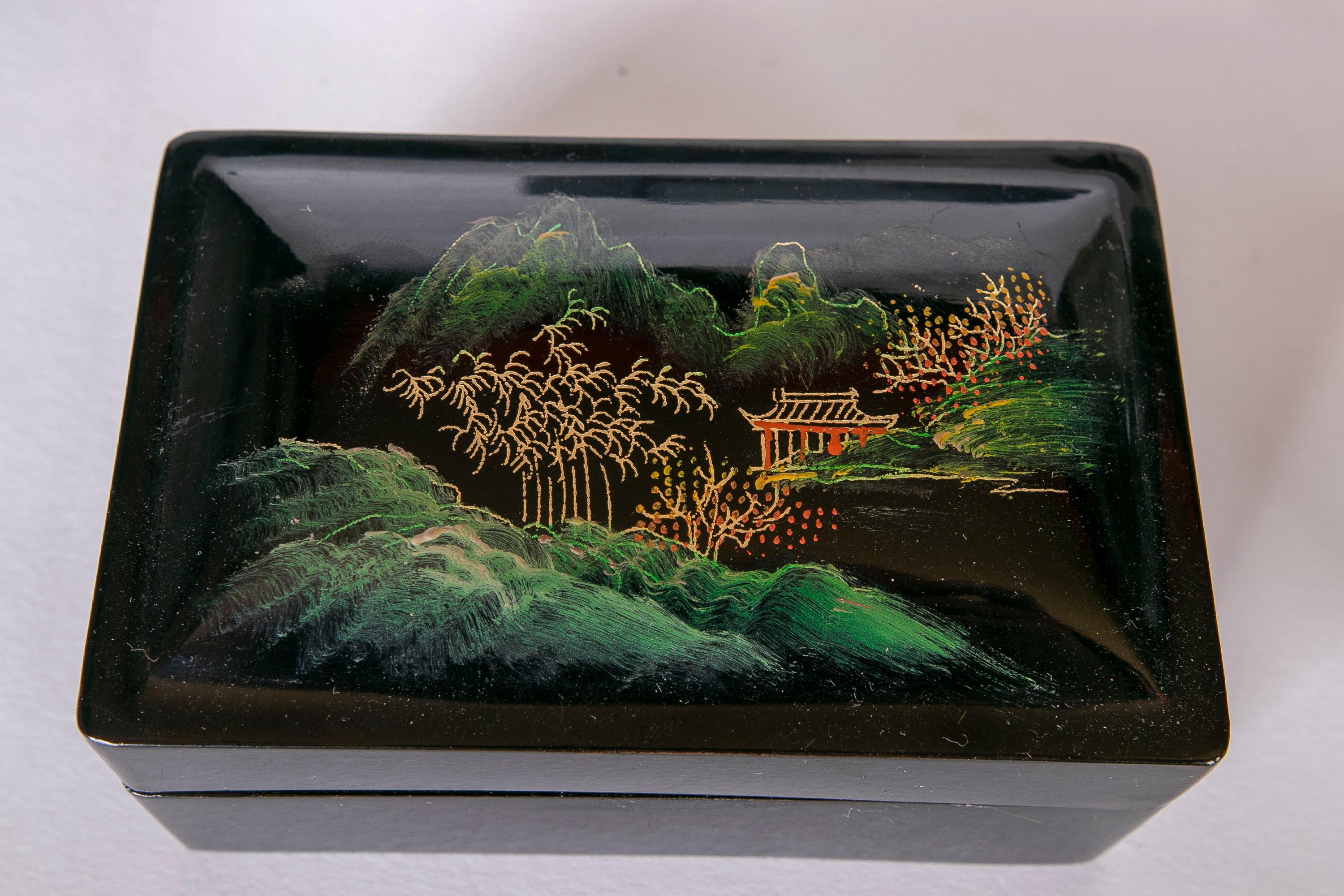 1970s Oriental Set of Five Hand-Painted  Lacquer Boxes  For Sale 11