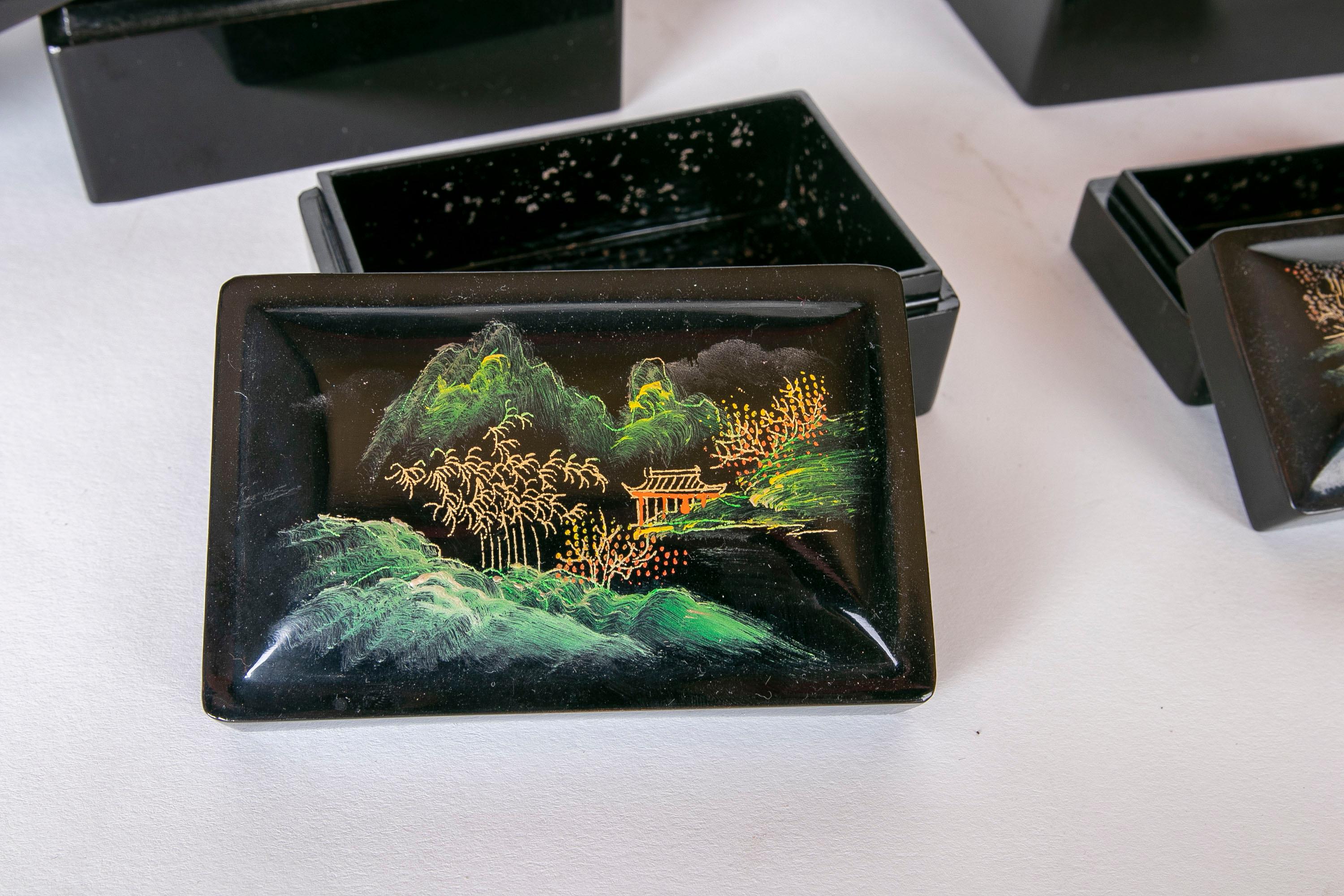 1970s Oriental Set of Five Hand-Painted  Lacquer Boxes  For Sale 1