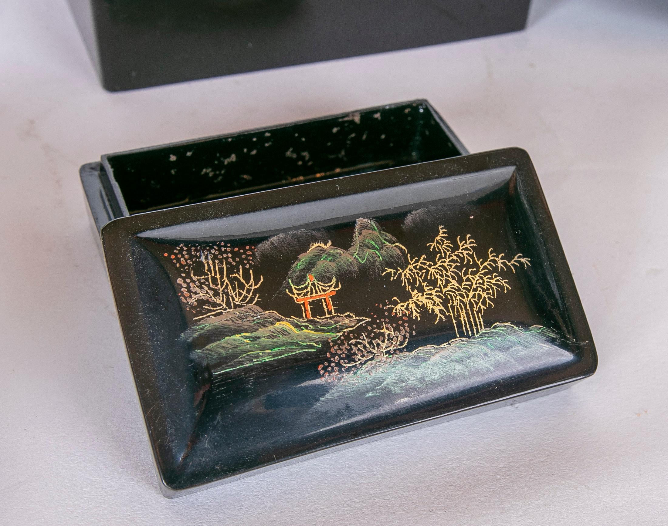 1970s Oriental Set of Five Hand-Painted  Lacquer Boxes  For Sale 2